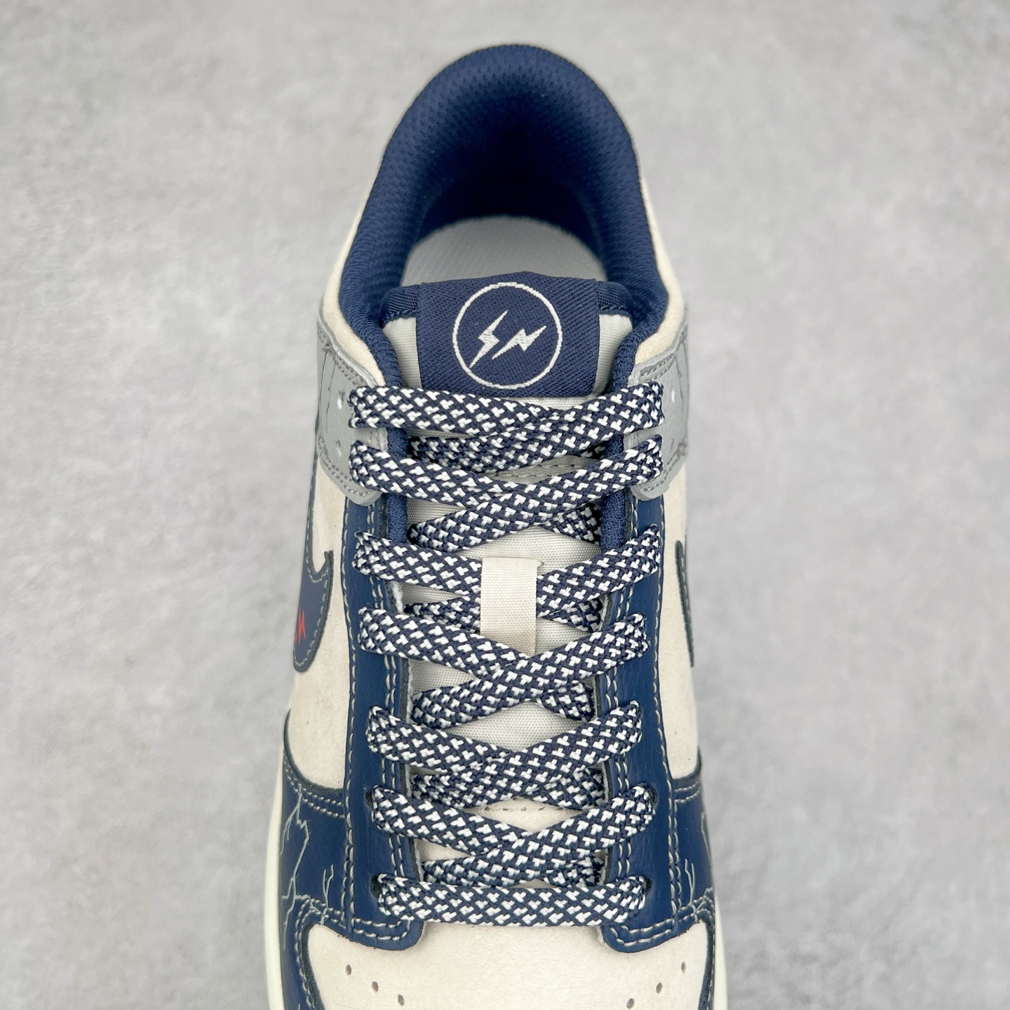 图片[5]-NK Dunk Low 定制配色 DJ2024-107 大厂出品 极力推荐 原装头层材料 独家版型蒸餾加工帶來的是更好的视觉和脚感体验大厂纯原品质出货 清洁度 电绣工艺 皮料切割干净无任何毛边 细节完美 尺码：36 36.5 37.5 38 38.5 39 40 40.5 41 42 42.5 43 44 44.5 45-选品中心