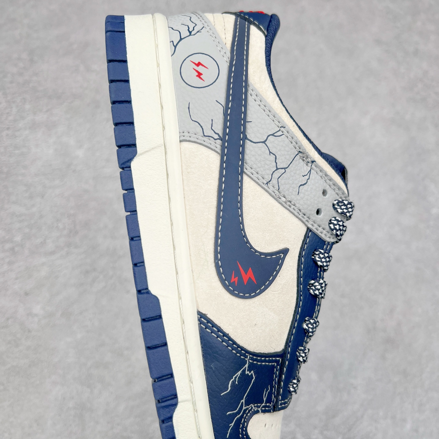 图片[6]-NK Dunk Low 定制配色 DJ2024-107 大厂出品 极力推荐 原装头层材料 独家版型蒸餾加工帶來的是更好的视觉和脚感体验大厂纯原品质出货 清洁度 电绣工艺 皮料切割干净无任何毛边 细节完美 尺码：36 36.5 37.5 38 38.5 39 40 40.5 41 42 42.5 43 44 44.5 45-选品中心