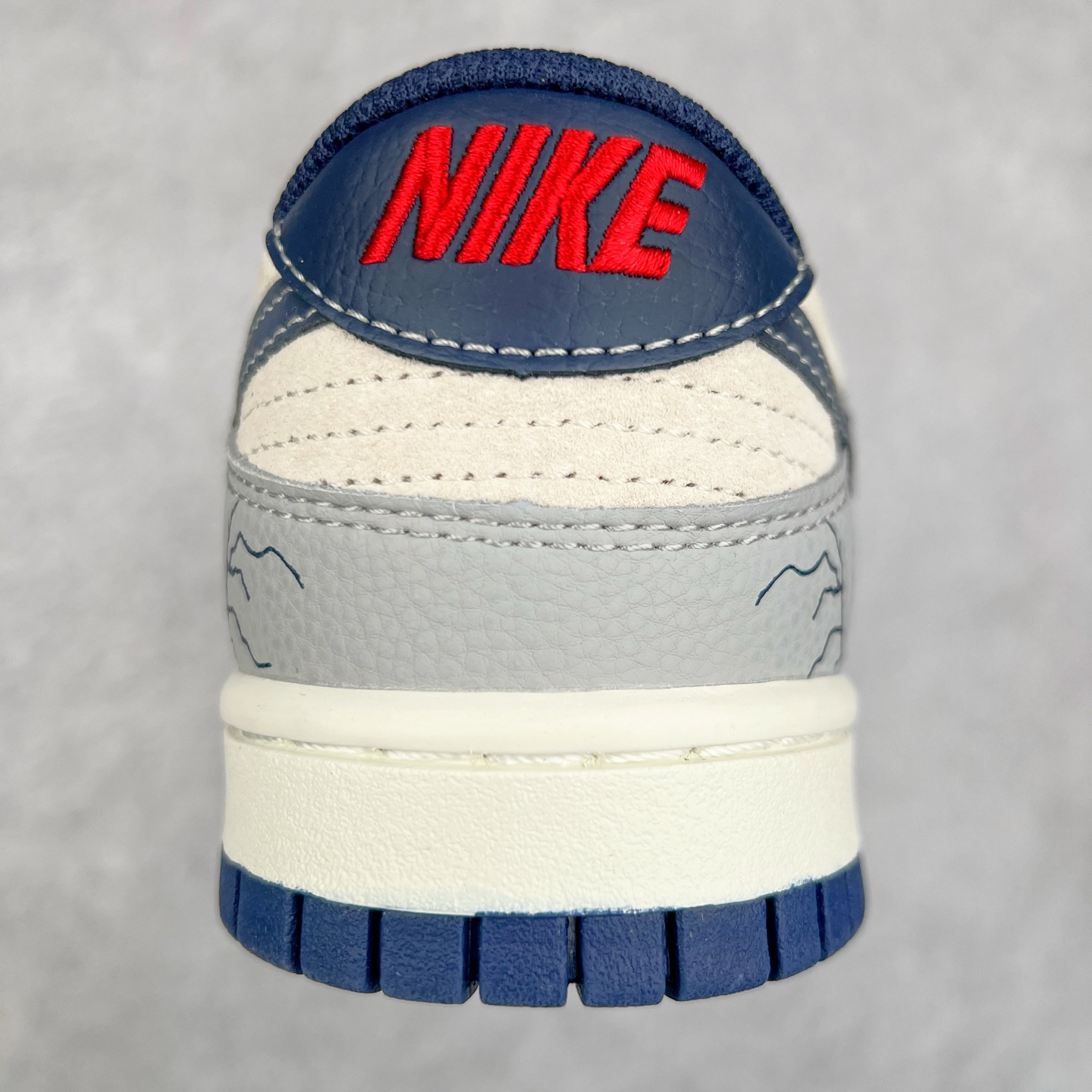 图片[8]-NK Dunk Low 定制配色 DJ2024-107 大厂出品 极力推荐 原装头层材料 独家版型蒸餾加工帶來的是更好的视觉和脚感体验大厂纯原品质出货 清洁度 电绣工艺 皮料切割干净无任何毛边 细节完美 尺码：36 36.5 37.5 38 38.5 39 40 40.5 41 42 42.5 43 44 44.5 45-选品中心