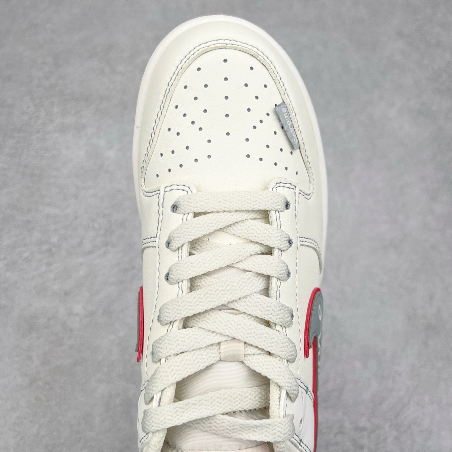 图片[4]-NK Dunk Low 定制配色 DJ2024-030 大厂出品 极力推荐 原装头层材料 独家版型蒸餾加工帶來的是更好的视觉和脚感体验大厂纯原品质出货 清洁度 电绣工艺 皮料切割干净无任何毛边 细节完美 尺码：36 36.5 37.5 38 38.5 39 40 40.5 41 42 42.5 43 44 44.5 45-选品中心