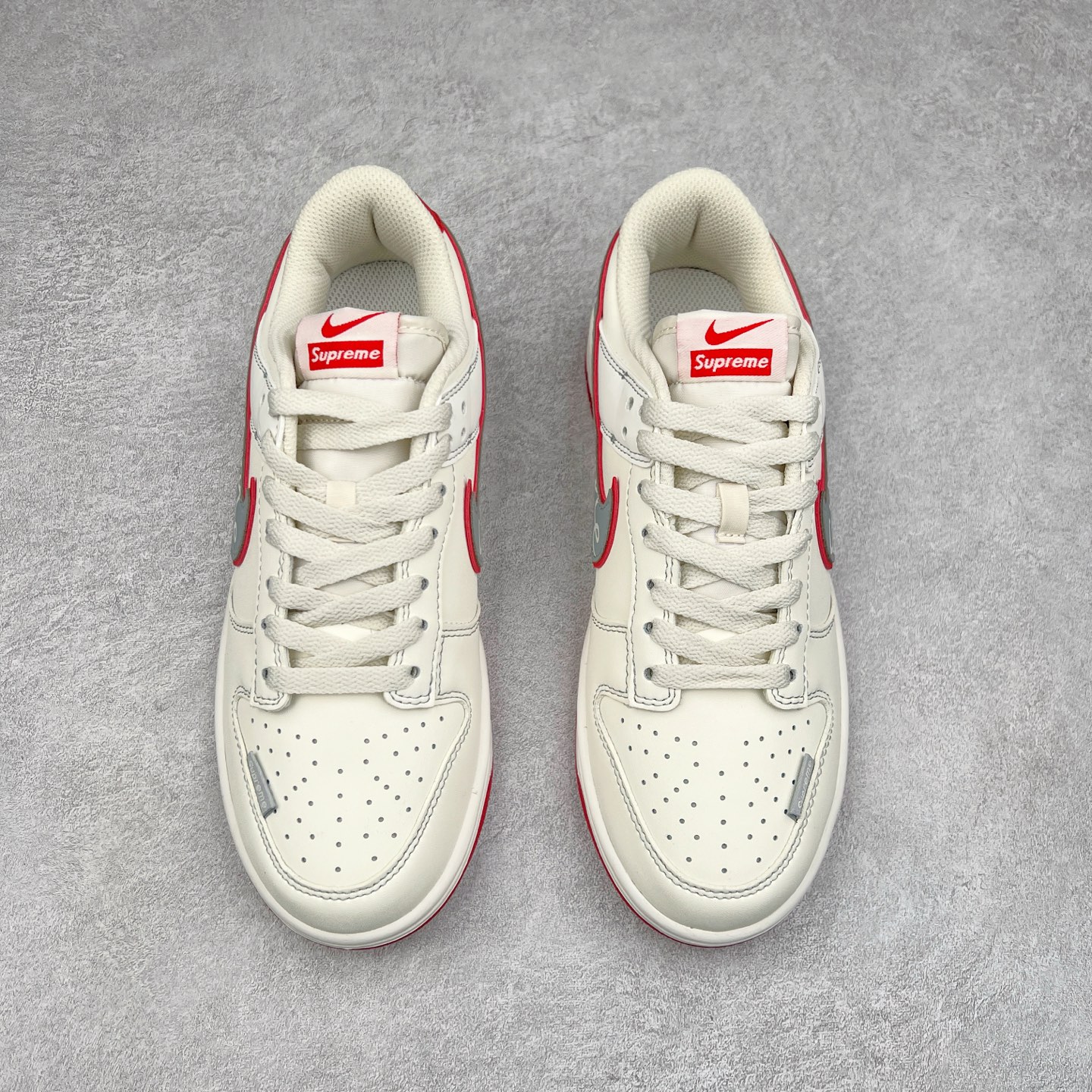 图片[2]-NK Dunk Low 定制配色 DJ2024-030 大厂出品 极力推荐 原装头层材料 独家版型蒸餾加工帶來的是更好的视觉和脚感体验大厂纯原品质出货 清洁度 电绣工艺 皮料切割干净无任何毛边 细节完美 尺码：36 36.5 37.5 38 38.5 39 40 40.5 41 42 42.5 43 44 44.5 45-选品中心