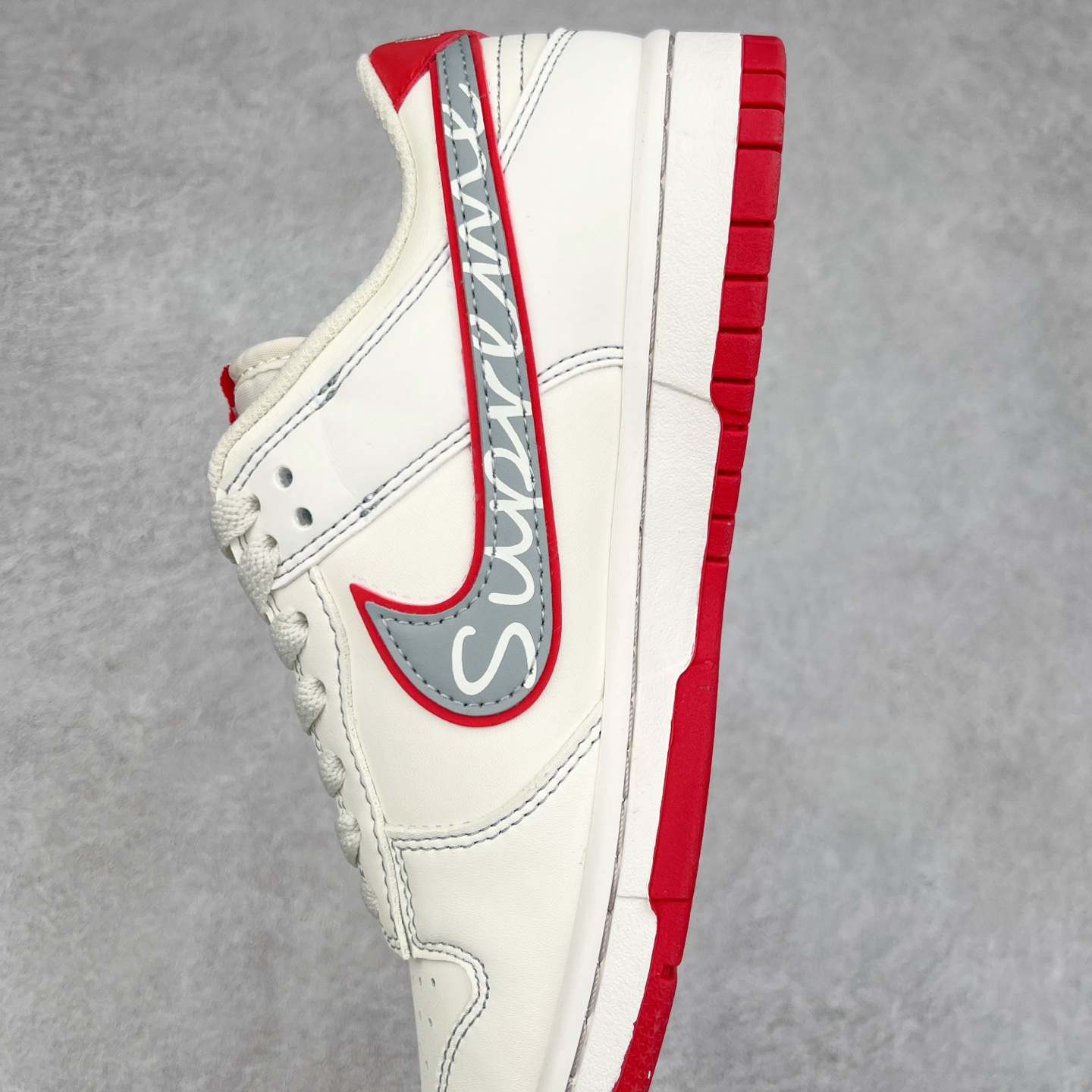 图片[7]-NK Dunk Low 定制配色 DJ2024-030 大厂出品 极力推荐 原装头层材料 独家版型蒸餾加工帶來的是更好的视觉和脚感体验大厂纯原品质出货 清洁度 电绣工艺 皮料切割干净无任何毛边 细节完美 尺码：36 36.5 37.5 38 38.5 39 40 40.5 41 42 42.5 43 44 44.5 45-选品中心