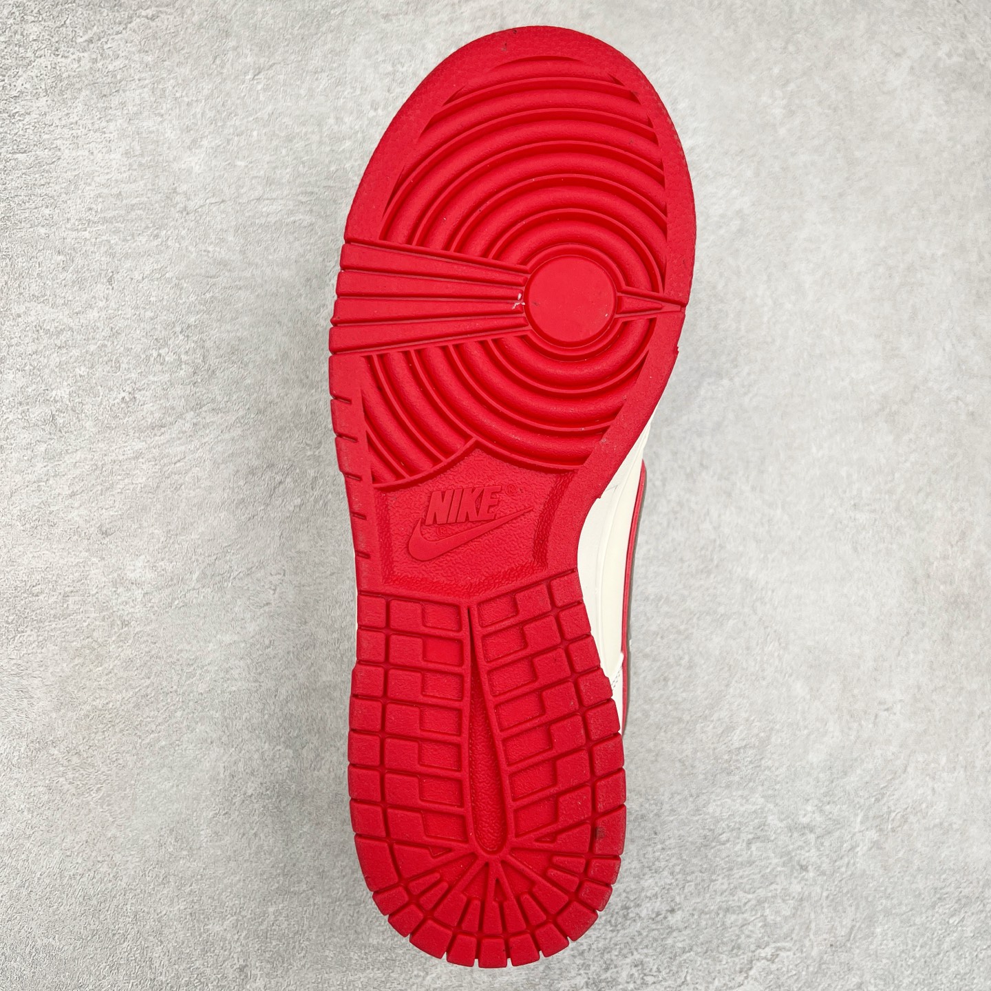 图片[9]-NK Dunk Low 定制配色 DJ2024-030 大厂出品 极力推荐 原装头层材料 独家版型蒸餾加工帶來的是更好的视觉和脚感体验大厂纯原品质出货 清洁度 电绣工艺 皮料切割干净无任何毛边 细节完美 尺码：36 36.5 37.5 38 38.5 39 40 40.5 41 42 42.5 43 44 44.5 45-选品中心