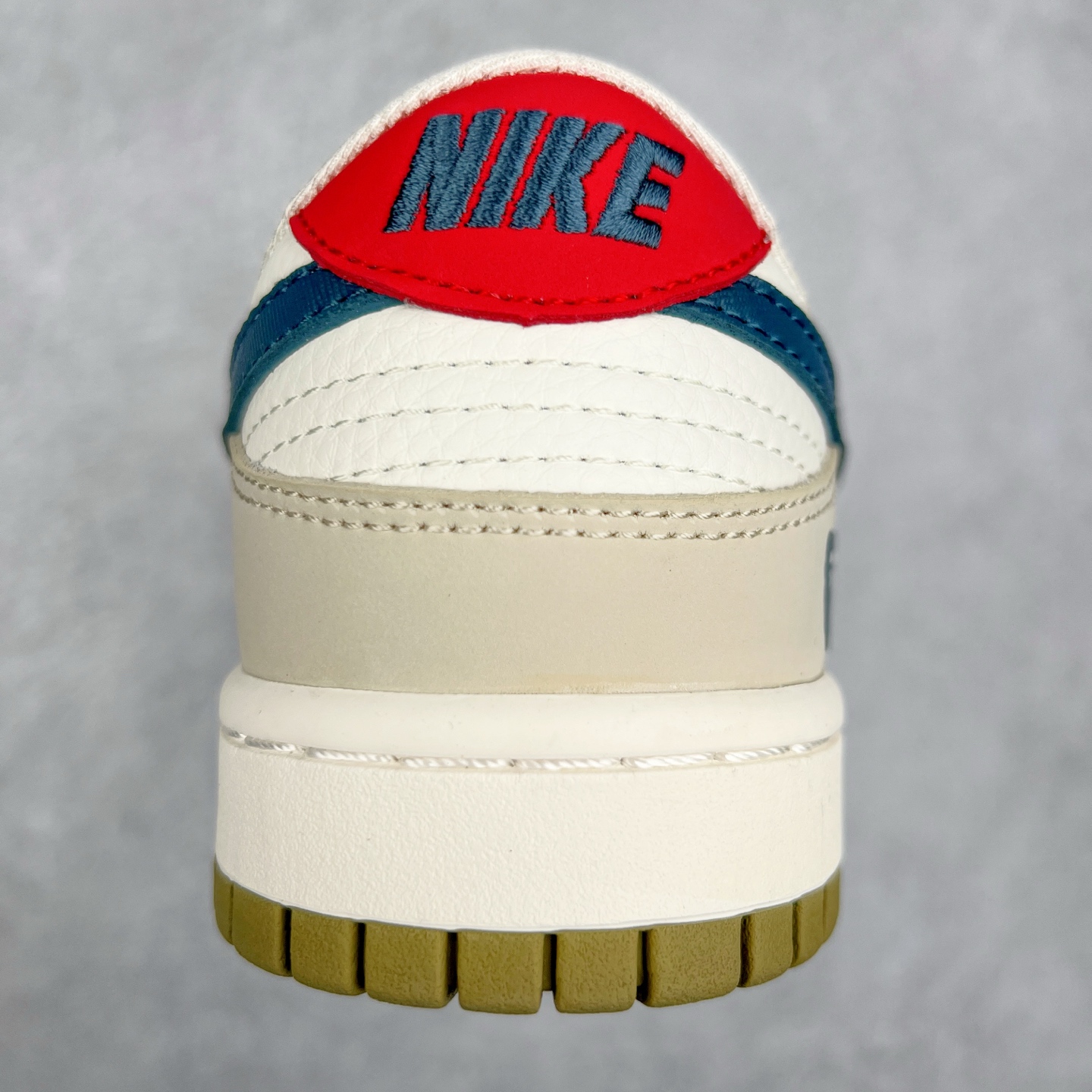 图片[8]-NK Dunk Low 定制配色 CF3688-011 大厂出品 极力推荐 原装头层材料 独家版型蒸餾加工帶來的是更好的视觉和脚感体验大厂纯原品质出货 清洁度 电绣工艺 皮料切割干净无任何毛边 细节完美 尺码：36 36.5 37.5 38 38.5 39 40 40.5 41 42 42.5 43 44 44.5 45-选品中心