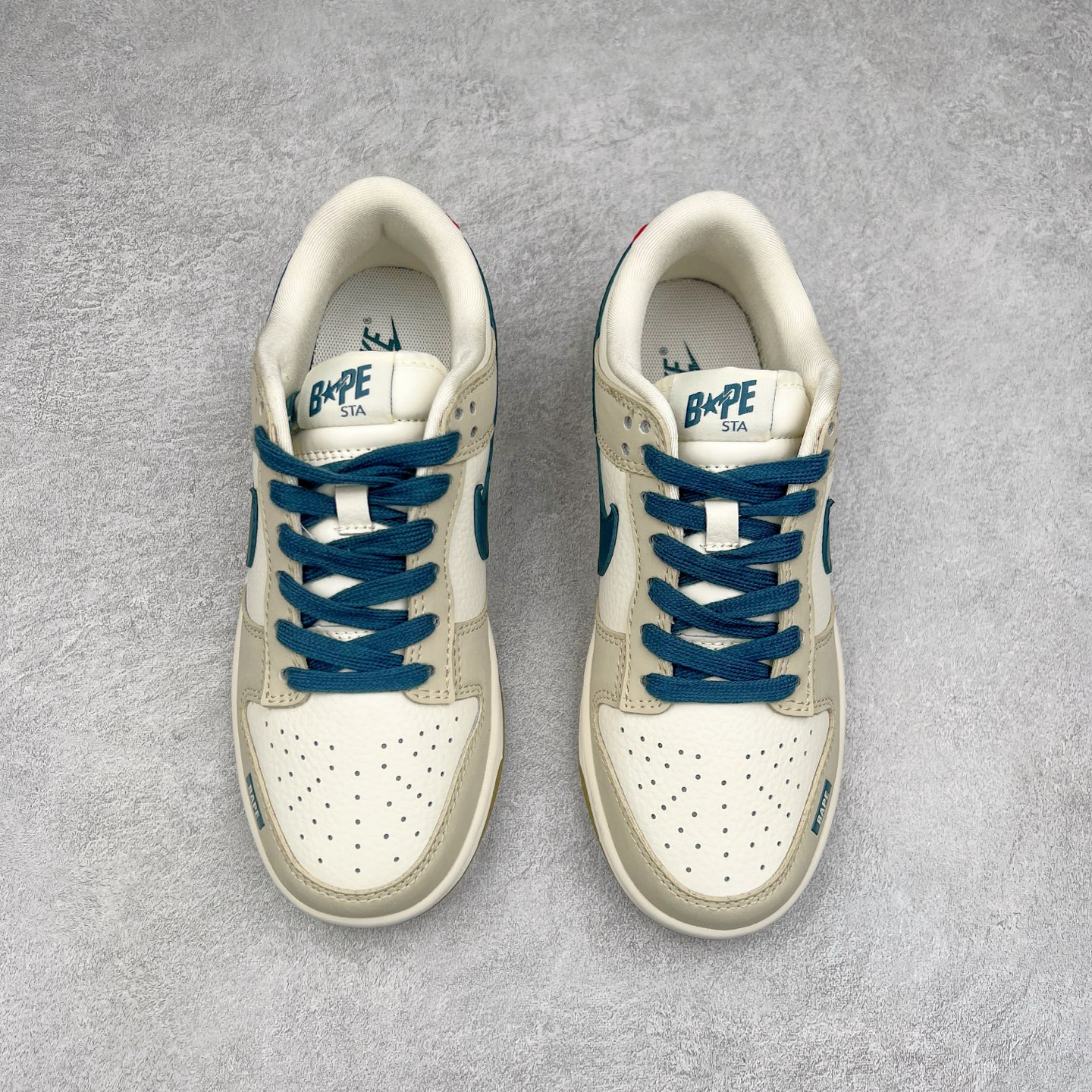 图片[2]-NK Dunk Low 定制配色 CF3688-011 大厂出品 极力推荐 原装头层材料 独家版型蒸餾加工帶來的是更好的视觉和脚感体验大厂纯原品质出货 清洁度 电绣工艺 皮料切割干净无任何毛边 细节完美 尺码：36 36.5 37.5 38 38.5 39 40 40.5 41 42 42.5 43 44 44.5 45-选品中心