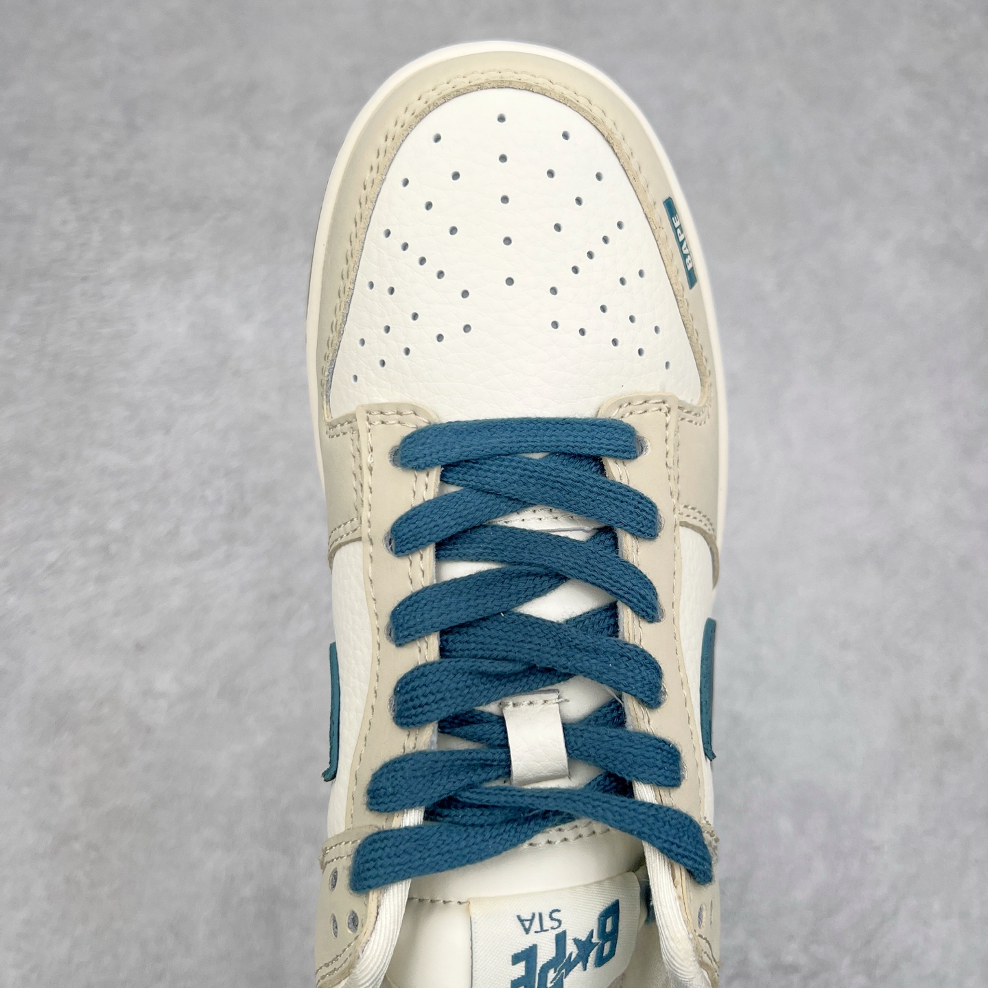 图片[4]-NK Dunk Low 定制配色 CF3688-011 大厂出品 极力推荐 原装头层材料 独家版型蒸餾加工帶來的是更好的视觉和脚感体验大厂纯原品质出货 清洁度 电绣工艺 皮料切割干净无任何毛边 细节完美 尺码：36 36.5 37.5 38 38.5 39 40 40.5 41 42 42.5 43 44 44.5 45-选品中心
