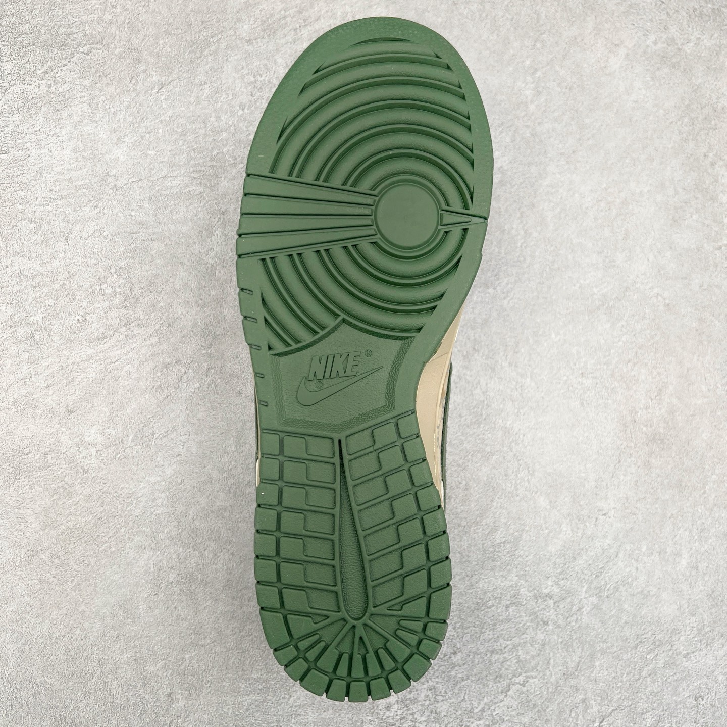 图片[9]-NK Dunk Low 定制配色 DM6868-025 大厂出品 极力推荐 原装头层材料 独家版型蒸餾加工帶來的是更好的视觉和脚感体验大厂纯原品质出货 清洁度 电绣工艺 皮料切割干净无任何毛边 细节完美 尺码：36 36.5 37.5 38 38.5 39 40 40.5 41 42 42.5 43 44 44.5 45-选品中心