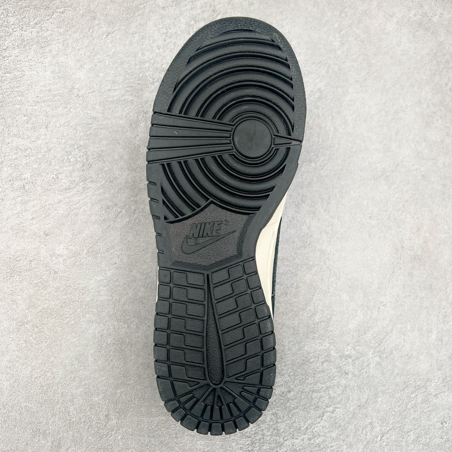 图片[9]-NK Dunk Low 定制配色 YX5066-241 大厂出品 极力推荐 原装头层材料 独家版型蒸餾加工帶來的是更好的视觉和脚感体验大厂纯原品质出货 清洁度 电绣工艺 皮料切割干净无任何毛边 细节完美 尺码：36 36.5 37.5 38 38.5 39 40 40.5 41 42 42.5 43 44 44.5 45-选品中心