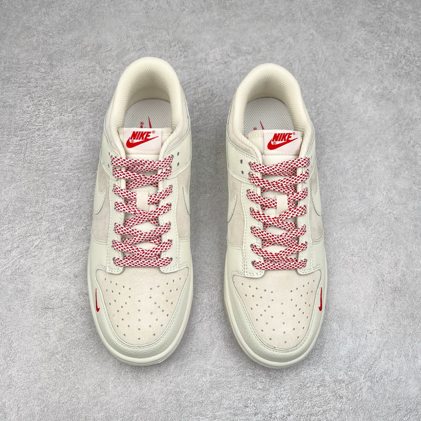 图片[2]-NK Dunk Low 定制配色 DJ2024-116 大厂出品 极力推荐 原装头层材料 独家版型蒸餾加工帶來的是更好的视觉和脚感体验大厂纯原品质出货 清洁度 电绣工艺 皮料切割干净无任何毛边 细节完美 尺码：36 36.5 37.5 38 38.5 39 40 40.5 41 42 42.5 43 44 44.5 45-选品中心