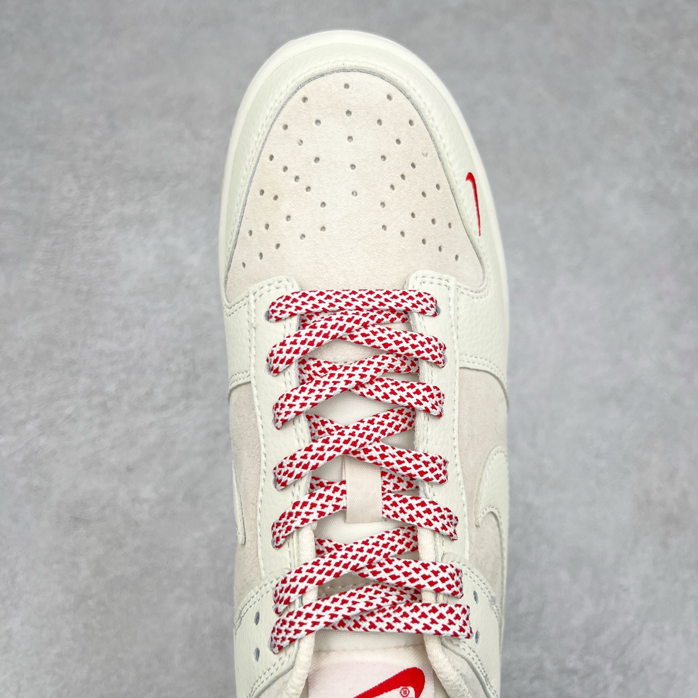 图片[4]-NK Dunk Low 定制配色 DJ2024-116 大厂出品 极力推荐 原装头层材料 独家版型蒸餾加工帶來的是更好的视觉和脚感体验大厂纯原品质出货 清洁度 电绣工艺 皮料切割干净无任何毛边 细节完美 尺码：36 36.5 37.5 38 38.5 39 40 40.5 41 42 42.5 43 44 44.5 45-选品中心