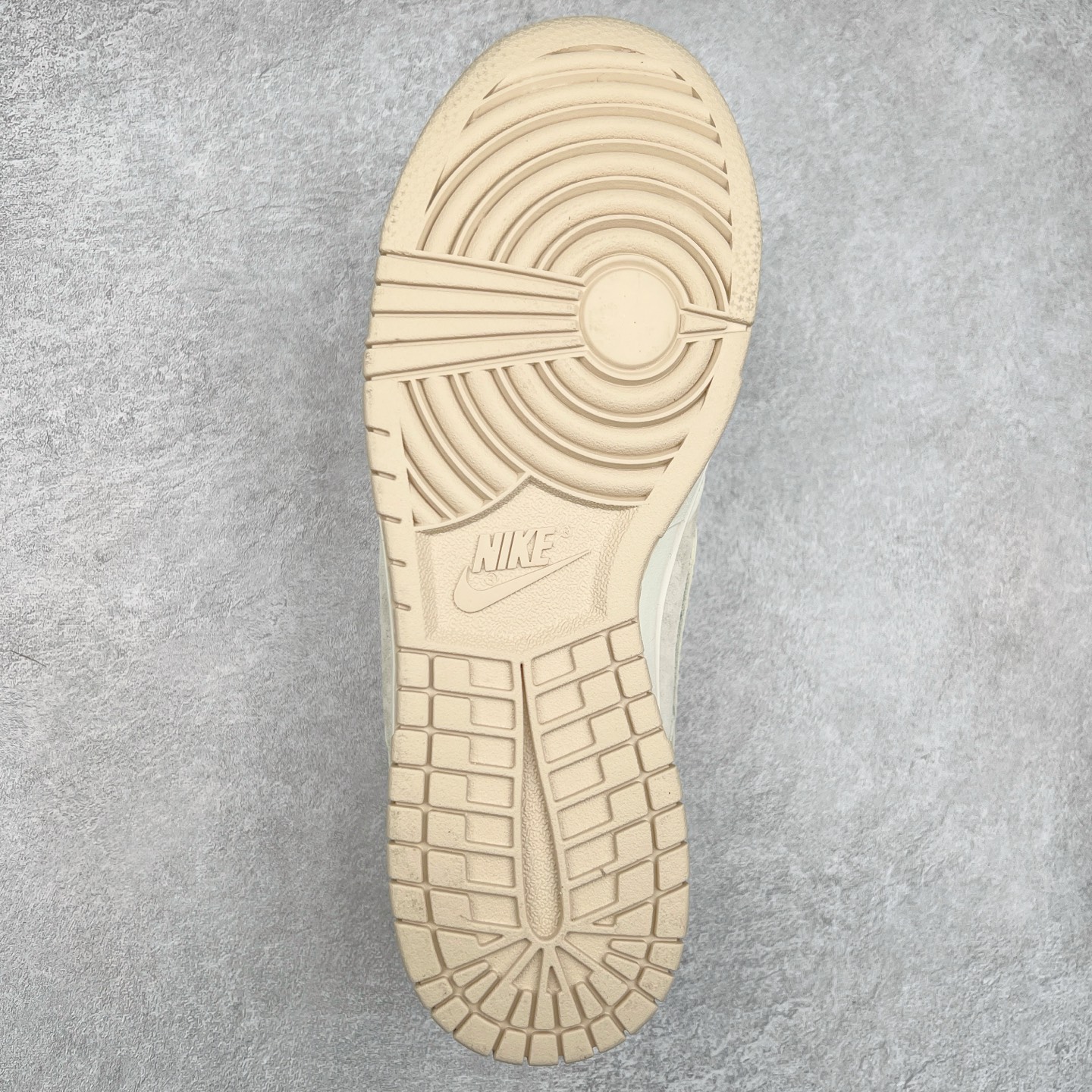 图片[9]-NK Dunk Low 定制配色 DJ2024-116 大厂出品 极力推荐 原装头层材料 独家版型蒸餾加工帶來的是更好的视觉和脚感体验大厂纯原品质出货 清洁度 电绣工艺 皮料切割干净无任何毛边 细节完美 尺码：36 36.5 37.5 38 38.5 39 40 40.5 41 42 42.5 43 44 44.5 45-选品中心