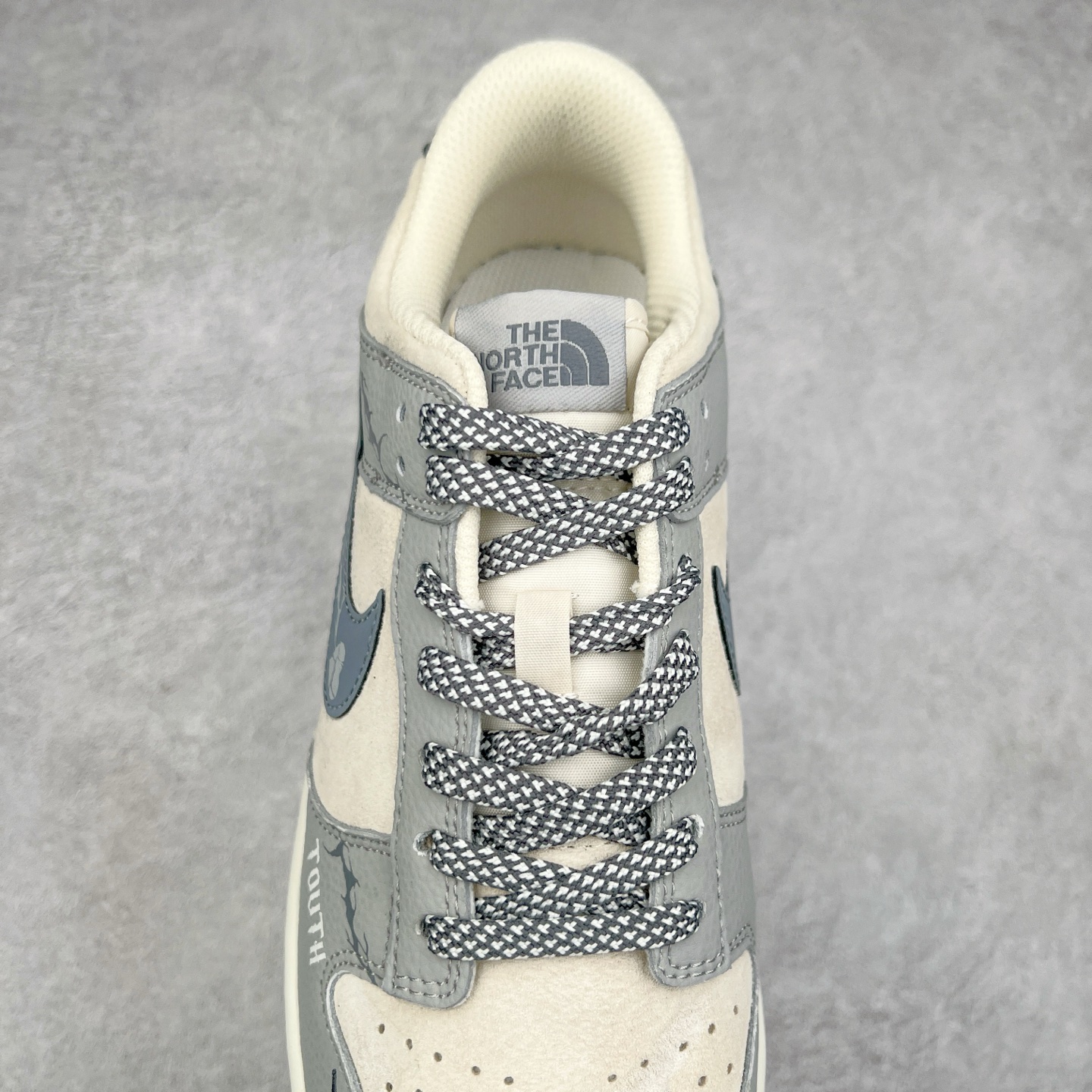 图片[5]-NK Dunk Low 定制配色 DJ2024-105 大厂出品 极力推荐 原装头层材料 独家版型蒸餾加工帶來的是更好的视觉和脚感体验大厂纯原品质出货 清洁度 电绣工艺 皮料切割干净无任何毛边 细节完美 尺码：36 36.5 37.5 38 38.5 39 40 40.5 41 42 42.5 43 44 44.5 45-选品中心