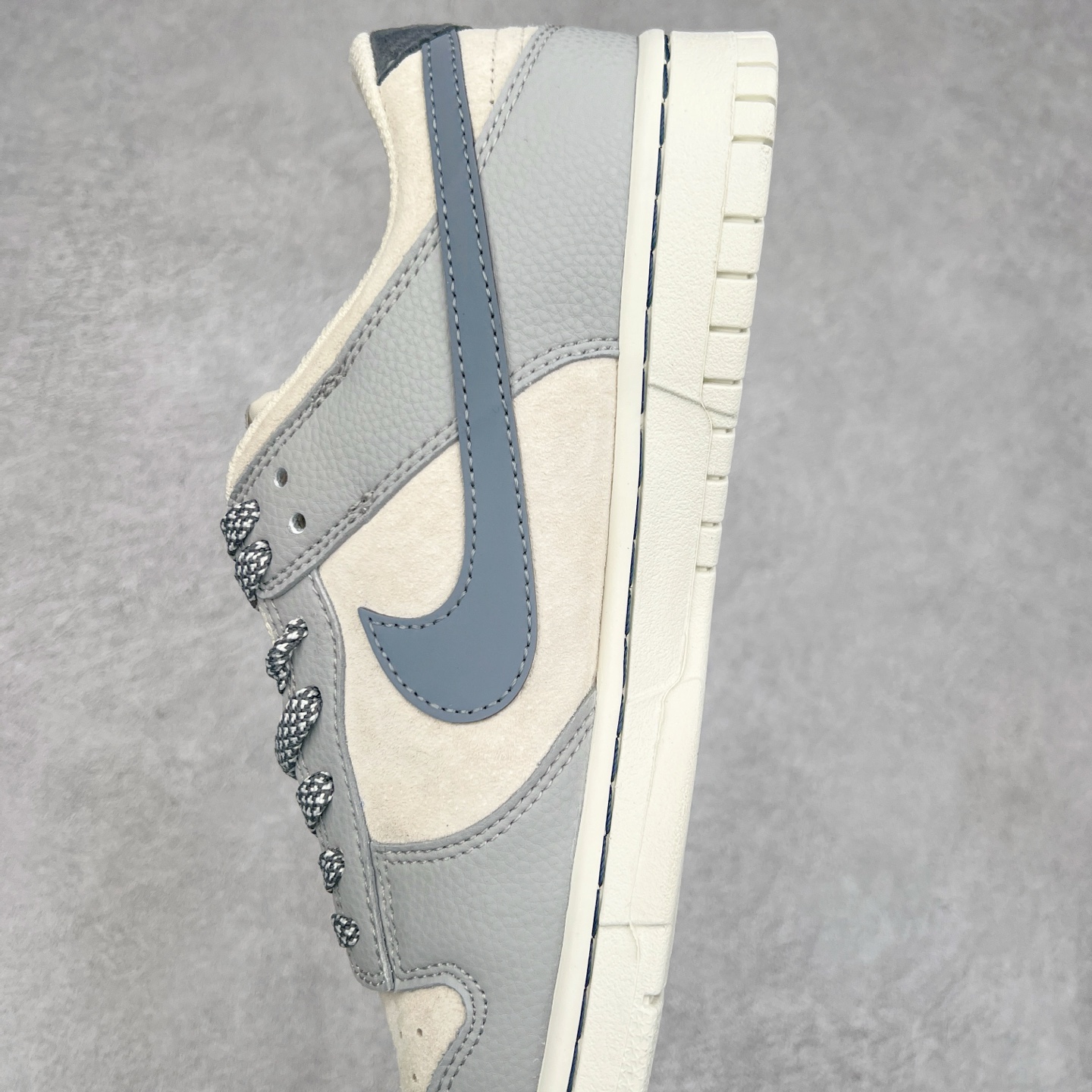 图片[7]-NK Dunk Low 定制配色 DJ2024-105 大厂出品 极力推荐 原装头层材料 独家版型蒸餾加工帶來的是更好的视觉和脚感体验大厂纯原品质出货 清洁度 电绣工艺 皮料切割干净无任何毛边 细节完美 尺码：36 36.5 37.5 38 38.5 39 40 40.5 41 42 42.5 43 44 44.5 45-选品中心