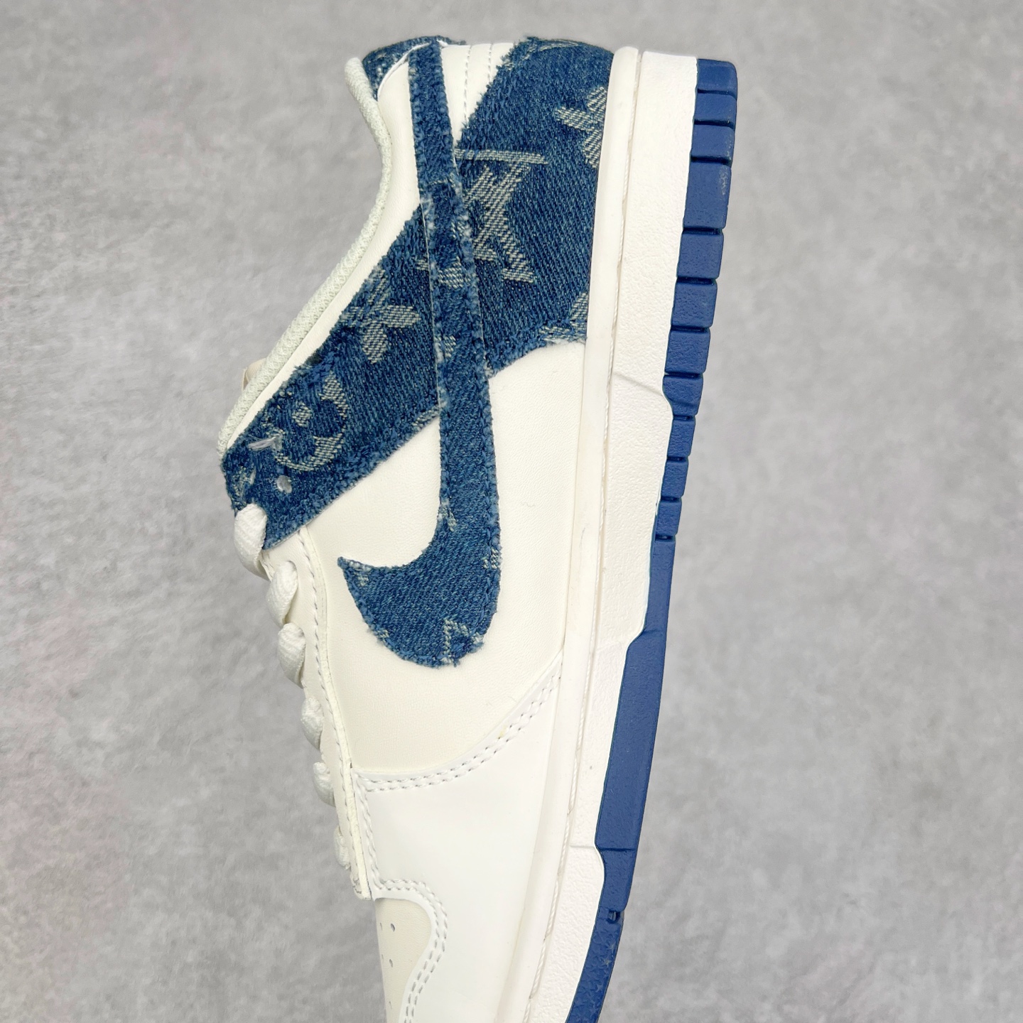 图片[7]-NK Dunk Low 定制配色 DJ2024-008 大厂出品 极力推荐 原装头层材料 独家版型蒸餾加工帶來的是更好的视觉和脚感体验大厂纯原品质出货 清洁度 电绣工艺 皮料切割干净无任何毛边 细节完美 尺码：36 36.5 37.5 38 38.5 39 40 40.5 41 42 42.5 43 44 44.5 45-选品中心