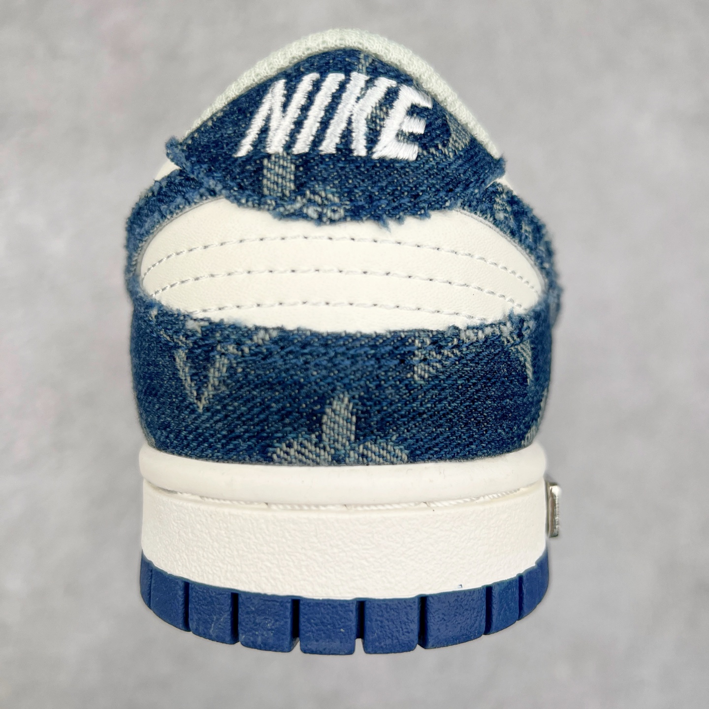 图片[8]-NK Dunk Low 定制配色 DJ2024-008 大厂出品 极力推荐 原装头层材料 独家版型蒸餾加工帶來的是更好的视觉和脚感体验大厂纯原品质出货 清洁度 电绣工艺 皮料切割干净无任何毛边 细节完美 尺码：36 36.5 37.5 38 38.5 39 40 40.5 41 42 42.5 43 44 44.5 45-选品中心