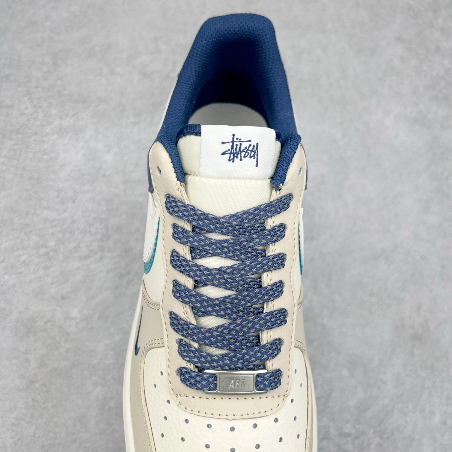 图片[5]-NK Air Force 1´07 Low 空军一号低帮百搭休闲运动板鞋 DM6688-055 柔软、弹性十足的缓震性能和出色的中底设计 横跨复古与现代的外型结合 造就出风靡全球 三十多年的Force 1 直到今天还深受青睐 尺码：36 36.5 37.5 38 38.5 39 40 40.5 41 42 42.5 43 44 44.5 45-选品中心