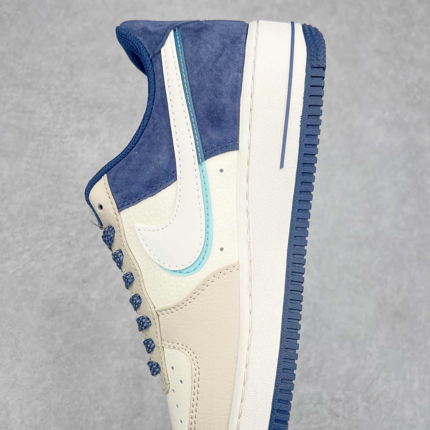 图片[7]-NK Air Force 1´07 Low 空军一号低帮百搭休闲运动板鞋 DM6688-055 柔软、弹性十足的缓震性能和出色的中底设计 横跨复古与现代的外型结合 造就出风靡全球 三十多年的Force 1 直到今天还深受青睐 尺码：36 36.5 37.5 38 38.5 39 40 40.5 41 42 42.5 43 44 44.5 45-选品中心