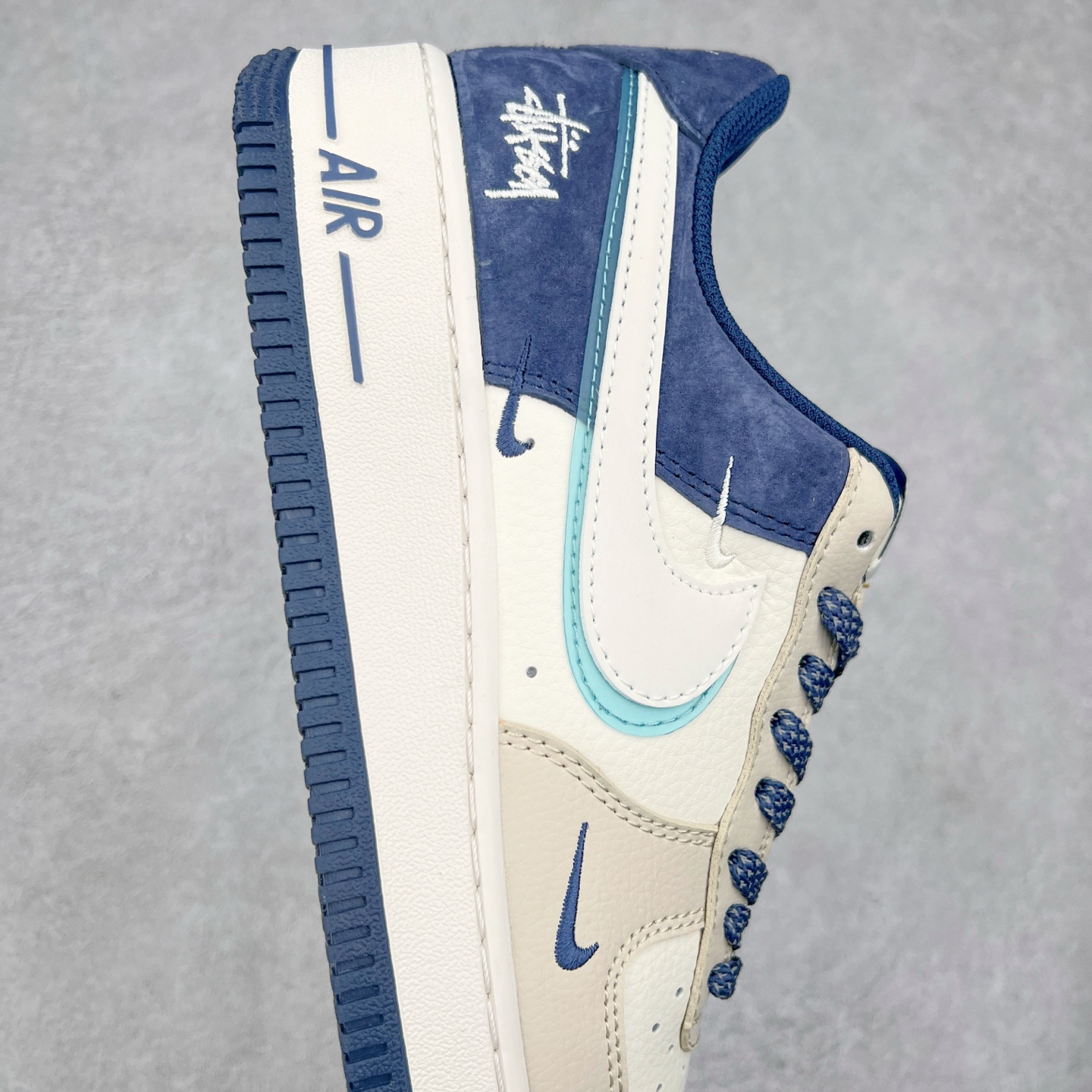 图片[6]-NK Air Force 1´07 Low 空军一号低帮百搭休闲运动板鞋 DM6688-055 柔软、弹性十足的缓震性能和出色的中底设计 横跨复古与现代的外型结合 造就出风靡全球 三十多年的Force 1 直到今天还深受青睐 尺码：36 36.5 37.5 38 38.5 39 40 40.5 41 42 42.5 43 44 44.5 45-选品中心