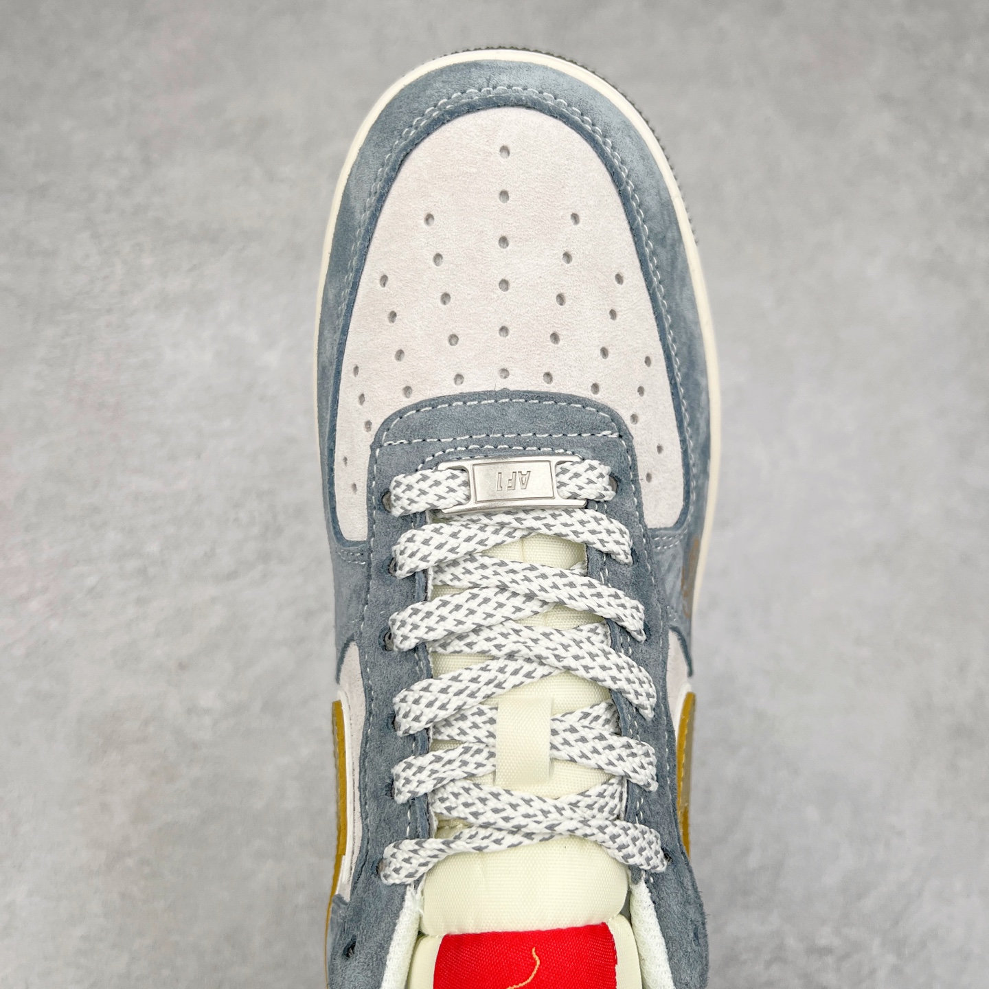 图片[4]-NK Air Force 1´07 Low 空军一号低帮百搭休闲运动板鞋 XZ2025-688 柔软、弹性十足的缓震性能和出色的中底设计 横跨复古与现代的外型结合 造就出风靡全球 三十多年的Force 1 直到今天还深受青睐 尺码：36 36.5 37.5 38 38.5 39 40 40.5 41 42 42.5 43 44 44.5 45-选品中心