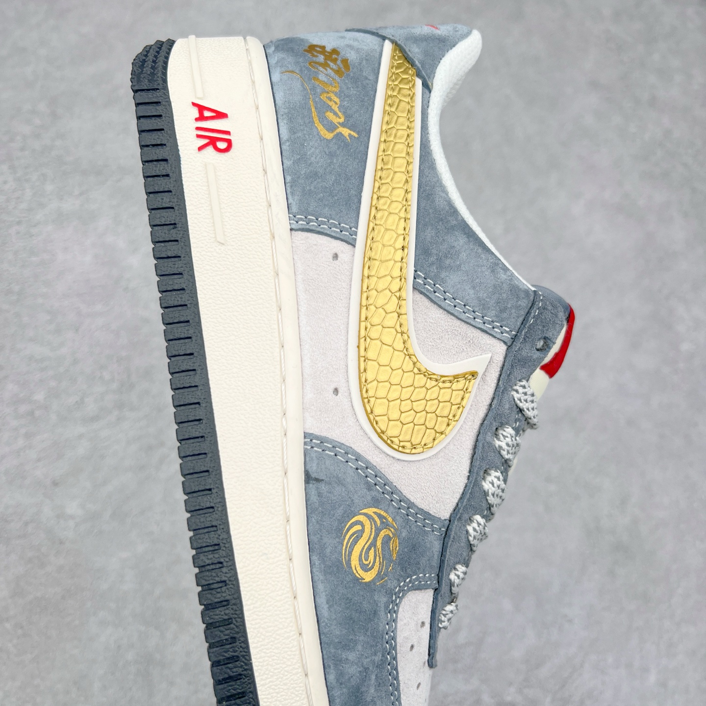 图片[6]-NK Air Force 1´07 Low 空军一号低帮百搭休闲运动板鞋 XZ2025-688 柔软、弹性十足的缓震性能和出色的中底设计 横跨复古与现代的外型结合 造就出风靡全球 三十多年的Force 1 直到今天还深受青睐 尺码：36 36.5 37.5 38 38.5 39 40 40.5 41 42 42.5 43 44 44.5 45-选品中心