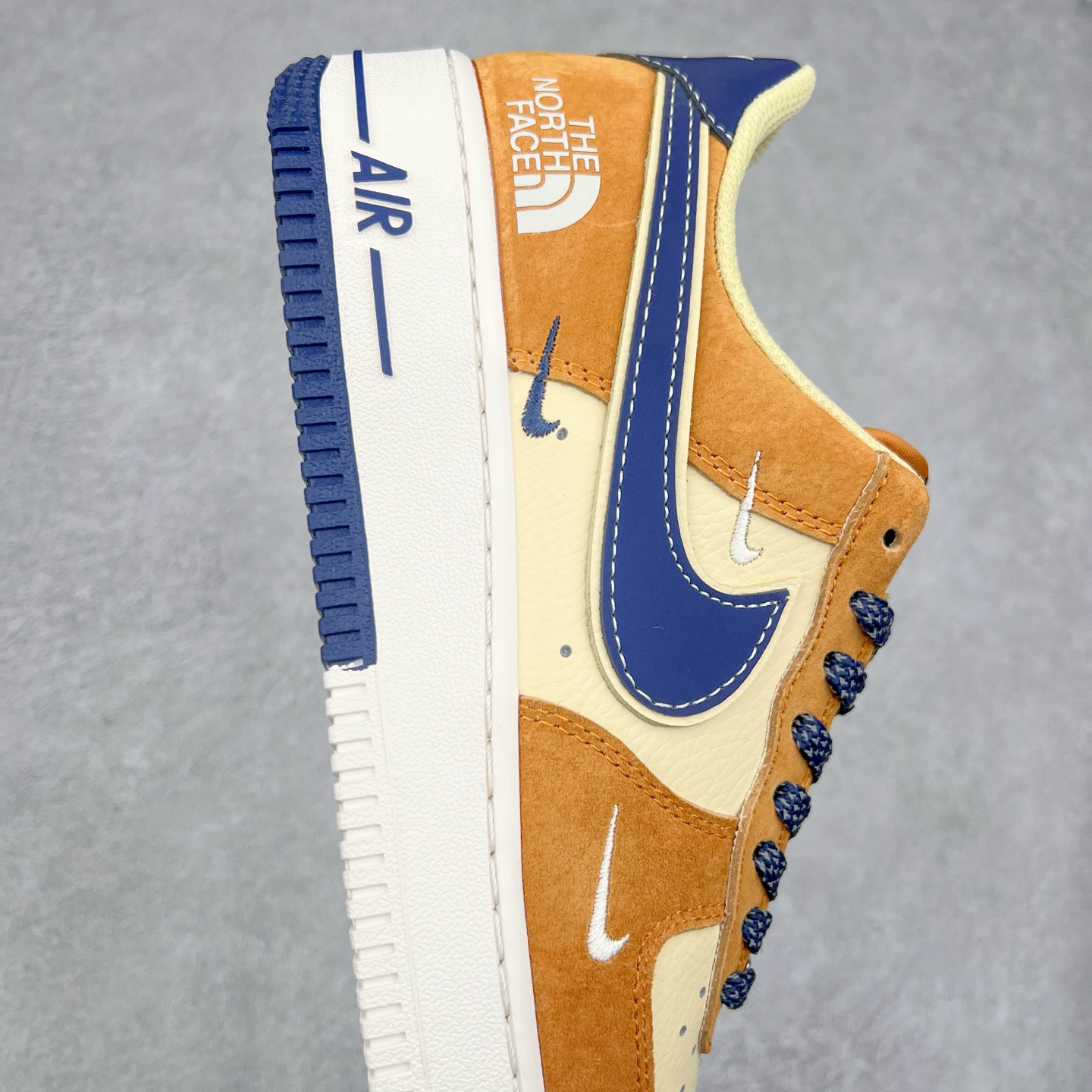 图片[6]-NK Air Force 1´07 Low 空军一号低帮百搭休闲运动板鞋 DM6688-053 柔软、弹性十足的缓震性能和出色的中底设计 横跨复古与现代的外型结合 造就出风靡全球 三十多年的Force 1 直到今天还深受青睐 尺码：36 36.5 37.5 38 38.5 39 40 40.5 41 42 42.5 43 44 44.5 45-选品中心