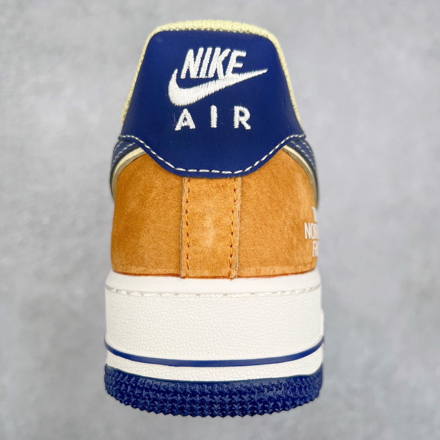 图片[8]-NK Air Force 1´07 Low 空军一号低帮百搭休闲运动板鞋 DM6688-053 柔软、弹性十足的缓震性能和出色的中底设计 横跨复古与现代的外型结合 造就出风靡全球 三十多年的Force 1 直到今天还深受青睐 尺码：36 36.5 37.5 38 38.5 39 40 40.5 41 42 42.5 43 44 44.5 45-选品中心