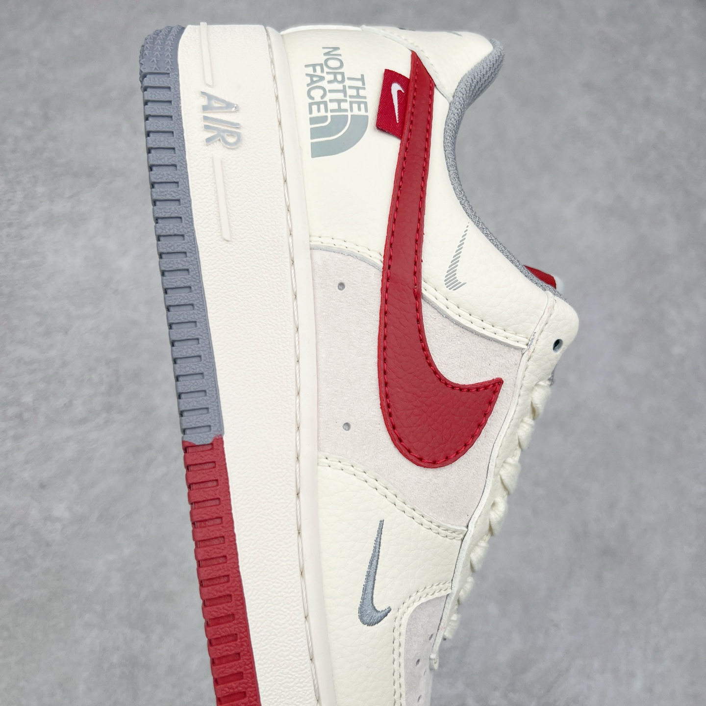 图片[6]-NK Air Force 1´07 Low 空军一号低帮百搭休闲运动板鞋 DM6688-047 柔软、弹性十足的缓震性能和出色的中底设计 横跨复古与现代的外型结合 造就出风靡全球 三十多年的Force 1 直到今天还深受青睐 尺码：36 36.5 37.5 38 38.5 39 40 40.5 41 42 42.5 43 44 44.5 45-选品中心