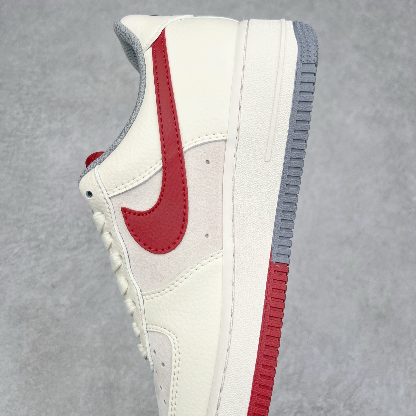 图片[7]-NK Air Force 1´07 Low 空军一号低帮百搭休闲运动板鞋 DM6688-047 柔软、弹性十足的缓震性能和出色的中底设计 横跨复古与现代的外型结合 造就出风靡全球 三十多年的Force 1 直到今天还深受青睐 尺码：36 36.5 37.5 38 38.5 39 40 40.5 41 42 42.5 43 44 44.5 45-选品中心