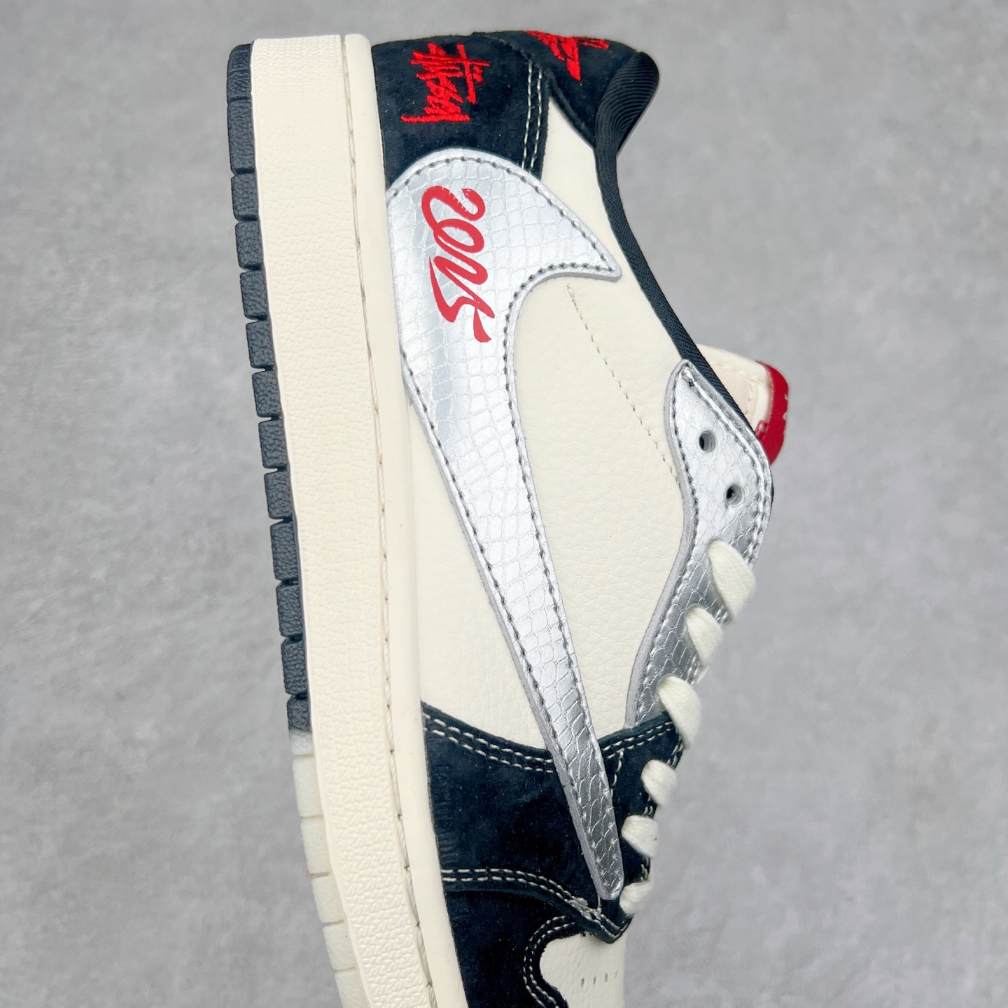 图片[6]-TS x Air Jordan AJ1 Low 倒钩低帮联名定制配色 DM9288-007 原厂内置气垫魔块 A模大底 头层小牛皮 鞋舌AJ原厂专用牛津布+AJ专用反口珍珠布+原厂无杂质高弹内里海棉+特殊封边弹力鞋带 尺码：36 36.5 37.5 38 38.5 39 40 40.5 41 42 42.5 43 44 44.5 45 46 47.5-选品中心