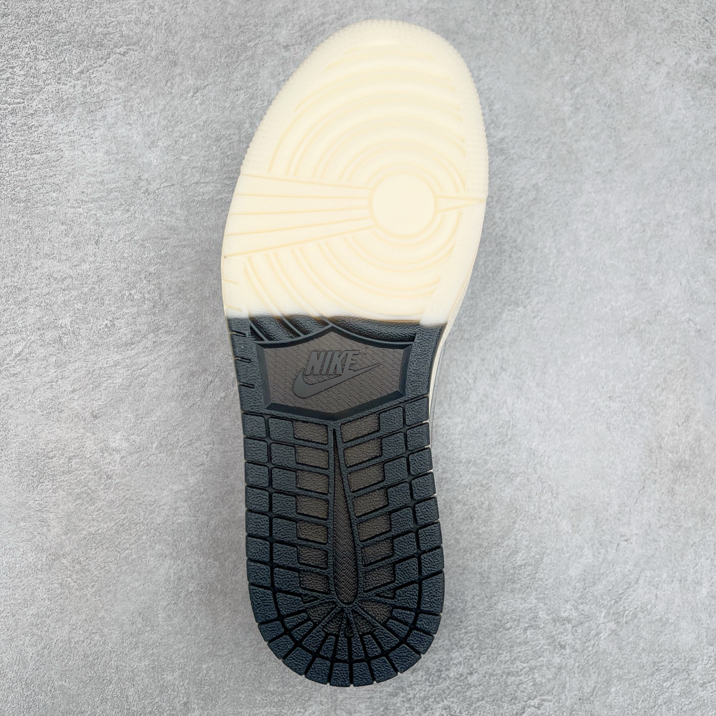 图片[9]-TS x Air Jordan AJ1 Low 倒钩低帮联名定制配色 DM9288-007 原厂内置气垫魔块 A模大底 头层小牛皮 鞋舌AJ原厂专用牛津布+AJ专用反口珍珠布+原厂无杂质高弹内里海棉+特殊封边弹力鞋带 尺码：36 36.5 37.5 38 38.5 39 40 40.5 41 42 42.5 43 44 44.5 45 46 47.5-选品中心