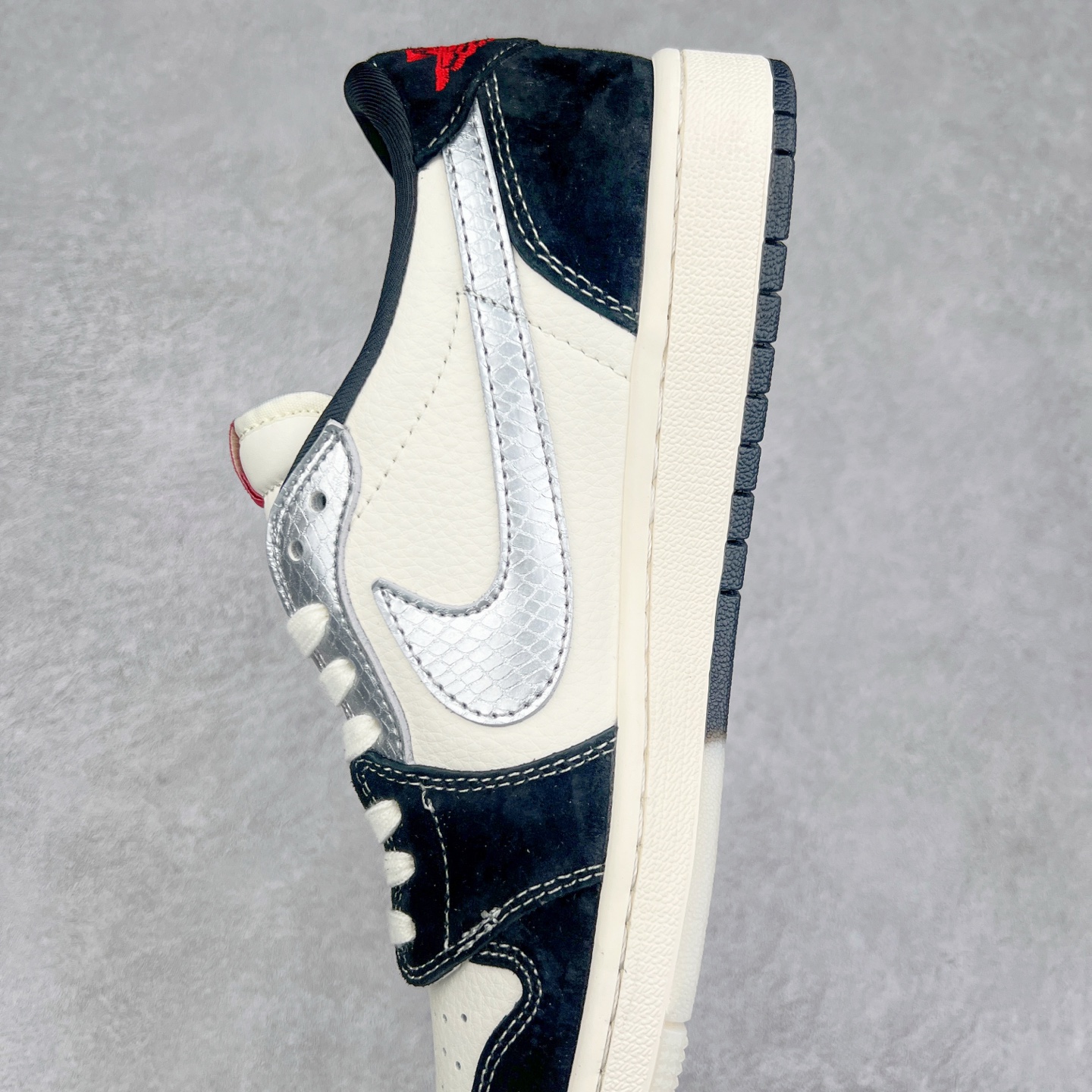 图片[7]-TS x Air Jordan AJ1 Low 倒钩低帮联名定制配色 DM9288-007 原厂内置气垫魔块 A模大底 头层小牛皮 鞋舌AJ原厂专用牛津布+AJ专用反口珍珠布+原厂无杂质高弹内里海棉+特殊封边弹力鞋带 尺码：36 36.5 37.5 38 38.5 39 40 40.5 41 42 42.5 43 44 44.5 45 46 47.5-选品中心