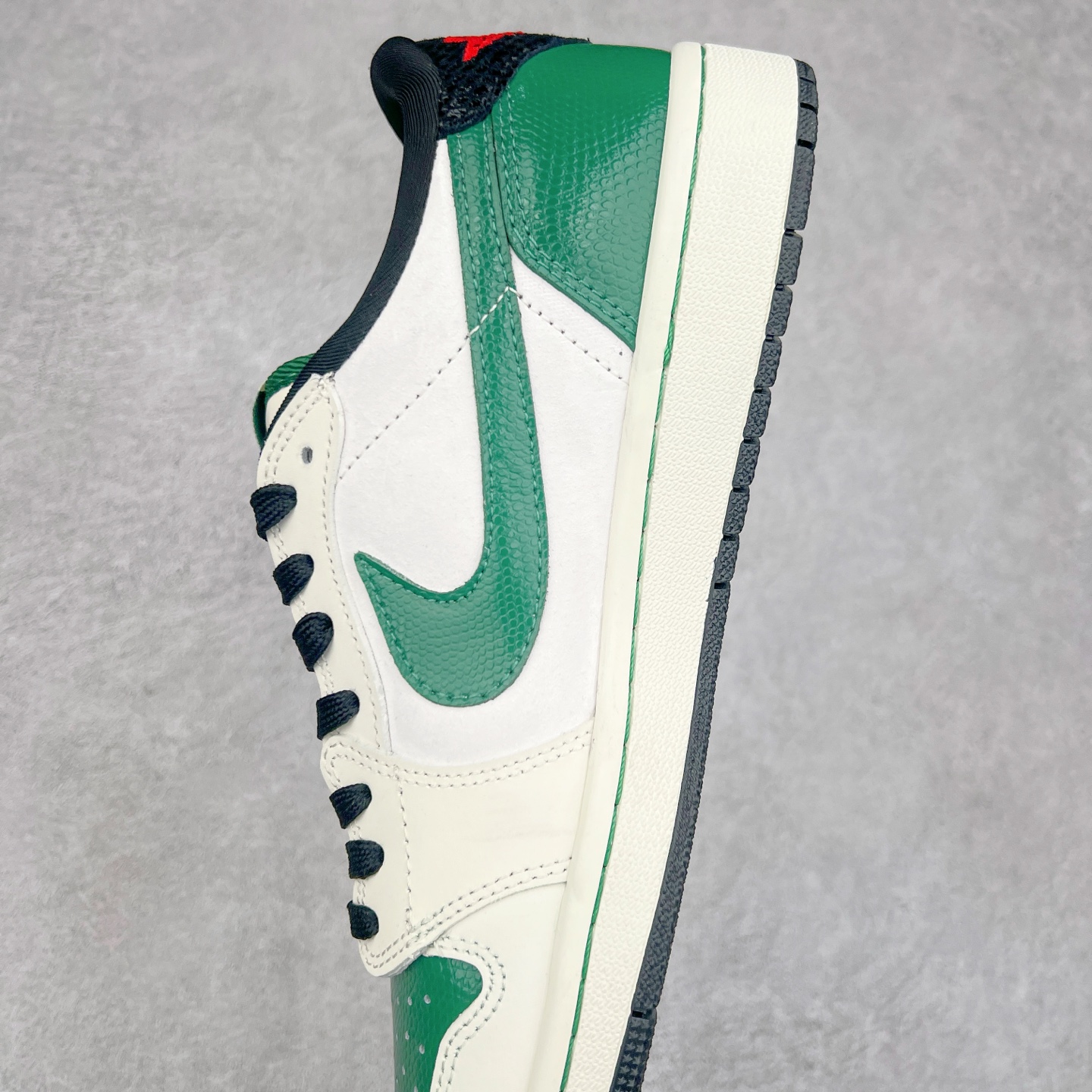 图片[7]-TS x Air Jordan AJ1 Low 倒钩低帮联名定制配色 CH6336-021 原厂内置气垫魔块 A模大底 头层小牛皮 鞋舌AJ原厂专用牛津布+AJ专用反口珍珠布+原厂无杂质高弹内里海棉+特殊封边弹力鞋带 尺码：36 36.5 37.5 38 38.5 39 40 40.5 41 42 42.5 43 44 44.5 45 46 47.5-选品中心