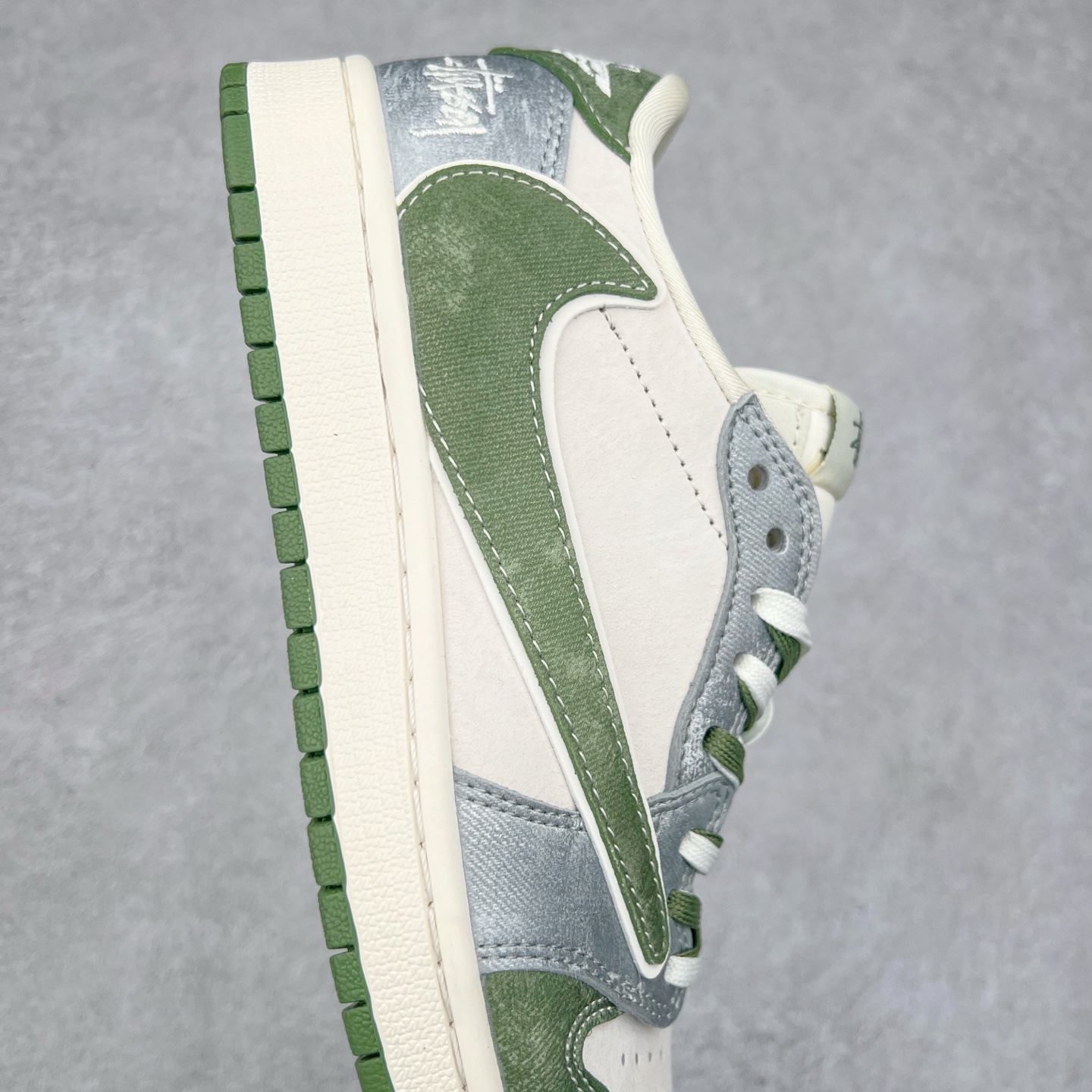 图片[6]-TS x Air Jordan AJ1 Low 倒钩低帮联名定制配色 DM9288-012 原厂内置气垫魔块 A模大底 头层小牛皮 鞋舌AJ原厂专用牛津布+AJ专用反口珍珠布+原厂无杂质高弹内里海棉+特殊封边弹力鞋带 尺码：36 36.5 37.5 38 38.5 39 40 40.5 41 42 42.5 43 44 44.5 45 46 47.5-选品中心