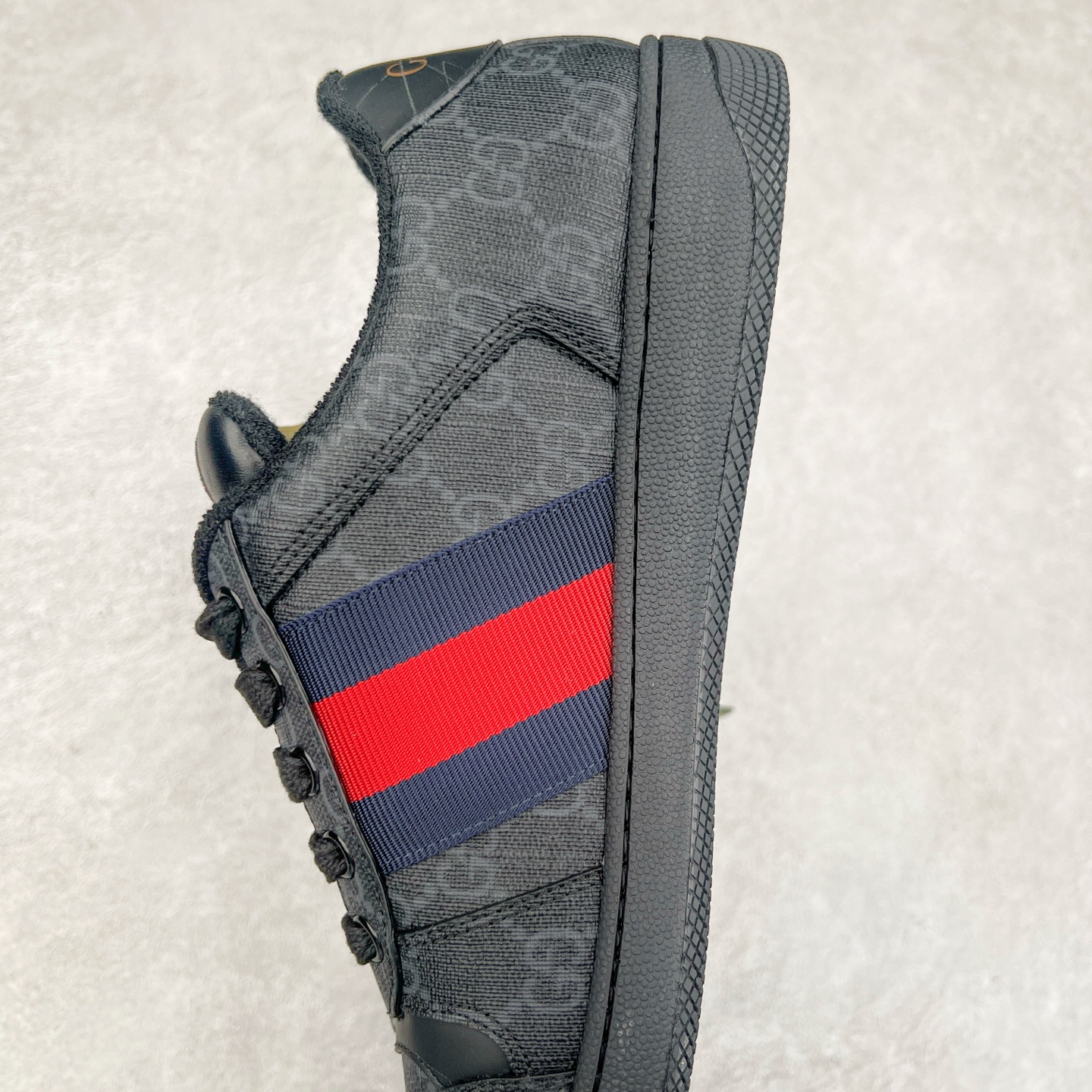 图片[7]-Gucci 古驰 Screener 运动休闲时装奢侈品系列 GG珐琅扣 擦脏做旧小脏鞋 高端零售海淘商家混卖版本 东莞纯原品质 原鞋对照工艺生产 原厂一致色泽度玛瑙珐琅GG扣 原版一致鞋舌鞋带处擦脏工艺 全套原版包装外盒配件 意大利进口磨砂头层牛皮 后跟原版一致哑光丝印烫金字体 全网独家复刻细节 ）同源出厂真丝绸防尘鞋套袋 原装雪梨形超软沙绒纸团 工艺无缝细空胶技术 原版一致私模开发大底 尺码：35 36 37 38 39 40 41 42 43 44 45-选品中心