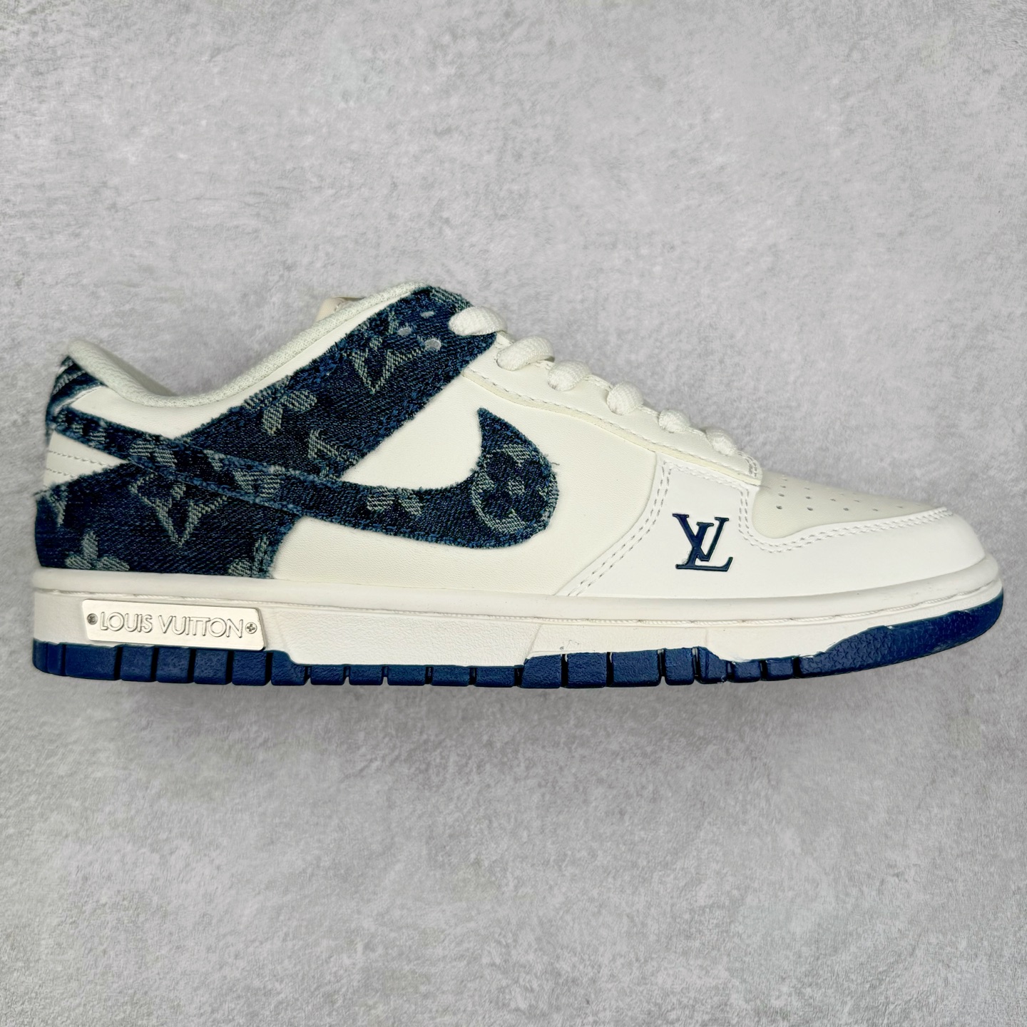 NK Dunk Low 定制配色 DJ2024-008 大厂出品 极力推荐 原装头层材料 独家版型蒸餾加工帶來的是更好的视觉和脚感体验大厂纯原品质出货 清洁度 电绣工艺 皮料切割干净无任何毛边 细节完美 尺码：36 36.5 37.5 38 38.5 39 40 40.5 41 42 42.5 43 44 44.5 45-选品中心