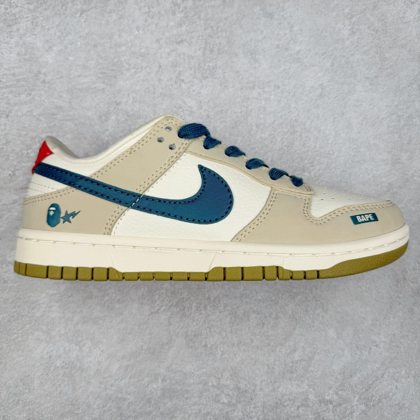 NK Dunk Low 定制配色 CF3688-011 大厂出品 极力推荐 原装头层材料 独家版型蒸餾加工帶來的是更好的视觉和脚感体验大厂纯原品质出货 清洁度 电绣工艺 皮料切割干净无任何毛边 细节完美 尺码：36 36.5 37.5 38 38.5 39 40 40.5 41 42 42.5 43 44 44.5 45-选品中心