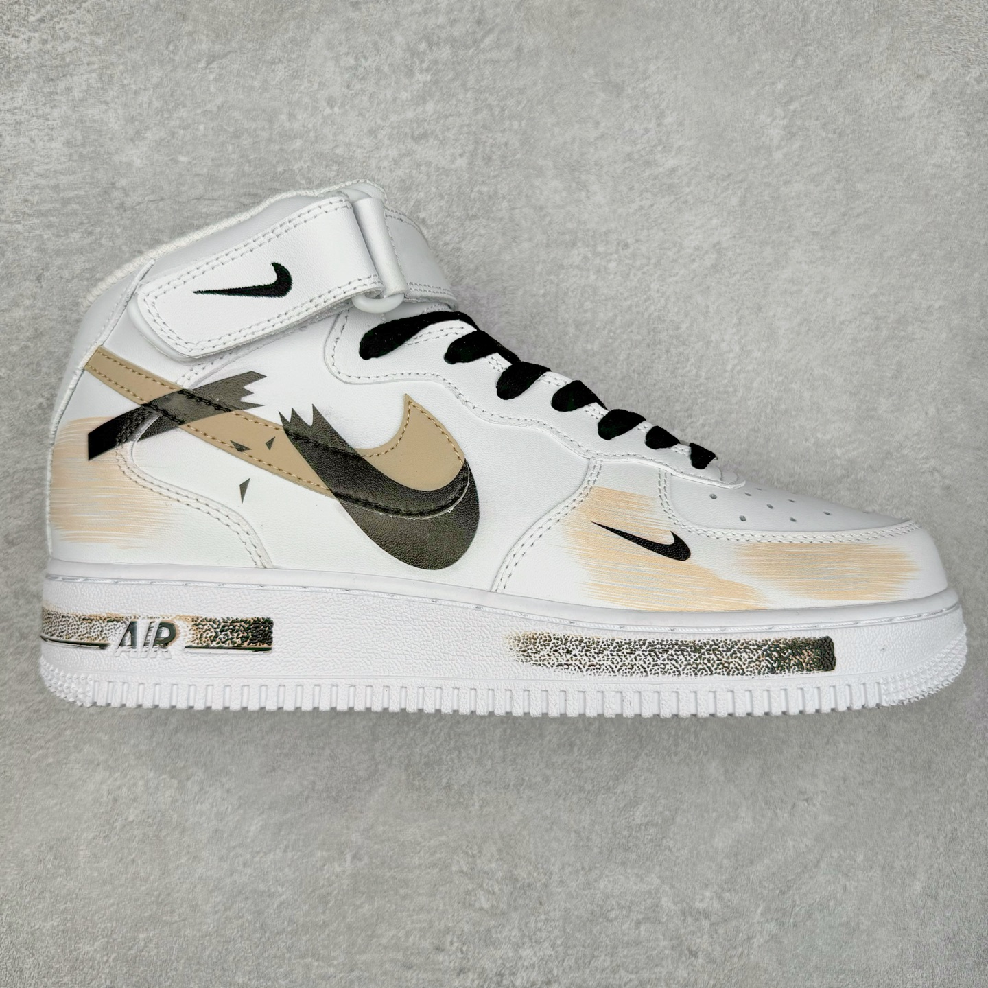 NK Air Force 1 Mid 空军一号中帮高帮百搭休闲运动板鞋 ZH0316-058 柔软、弹性十足的缓震性能和出色的中底设计 横跨复古与现代的外型结合 造就出风靡全球三十多年的Force 1 尺码:36 36.5 37.5 38 38.5 39 40 40.5 41 42 42.5 43 44 44.5 45-选品中心