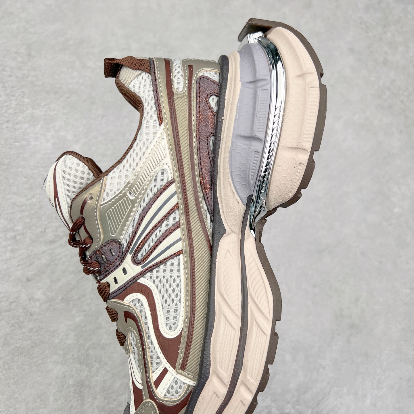 图片[7]-GG-CC Chunky Low白鹿同款独星球 2024新款GGCC低帮复古厚底增高老爹鞋 时髦look轻松定格 不费力展现率性氛围 原版正确大底 高档银盒 酷帅机能风不规则设计大底 8CM 增高厚底 大长腿既视感轻松拿捏 货号：G24X9833 尺码：35 36 37 38 39 40-选品中心