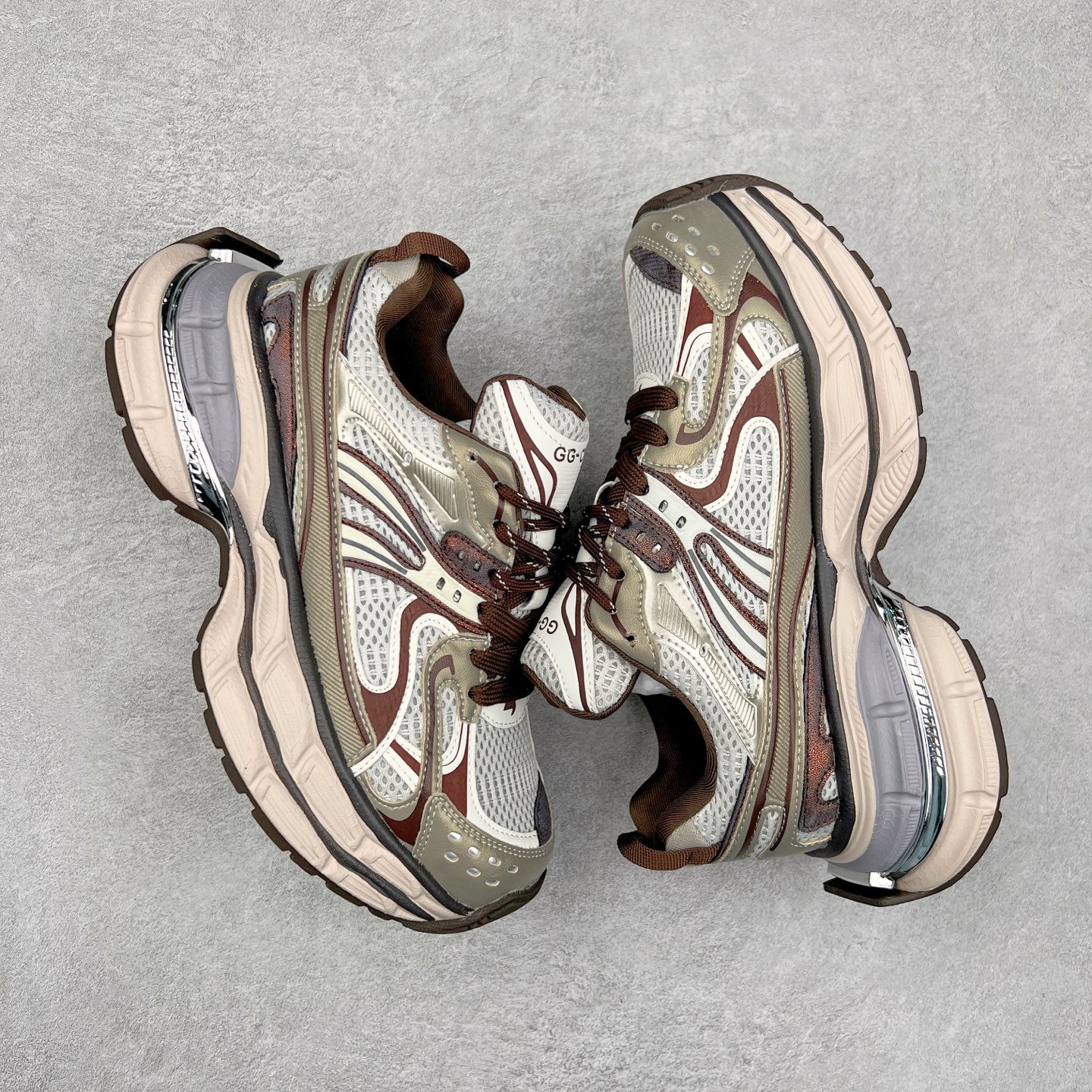 图片[3]-GG-CC Chunky Low白鹿同款独星球 2024新款GGCC低帮复古厚底增高老爹鞋 时髦look轻松定格 不费力展现率性氛围 原版正确大底 高档银盒 酷帅机能风不规则设计大底 8CM 增高厚底 大长腿既视感轻松拿捏 货号：G24X9833 尺码：35 36 37 38 39 40-选品中心