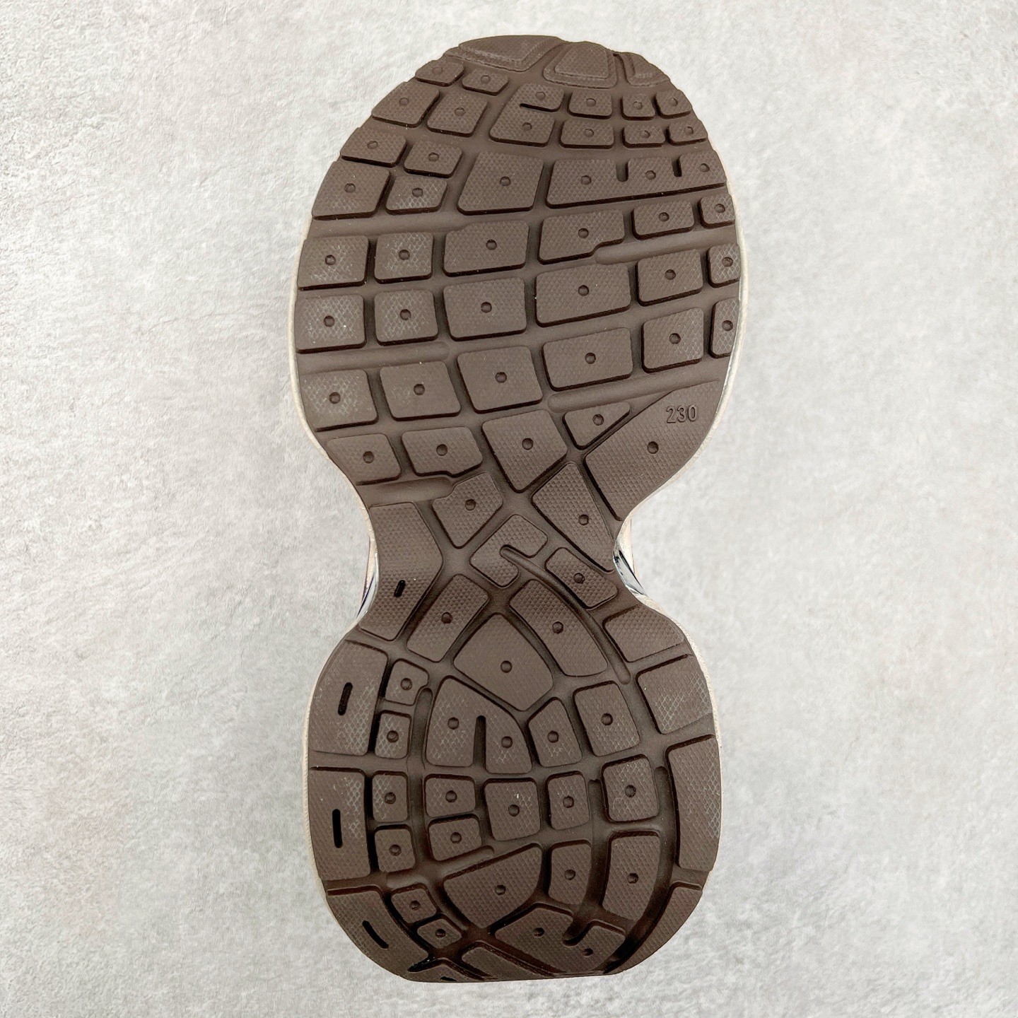 图片[9]-GG-CC Chunky Low白鹿同款独星球 2024新款GGCC低帮复古厚底增高老爹鞋 时髦look轻松定格 不费力展现率性氛围 原版正确大底 高档银盒 酷帅机能风不规则设计大底 8CM 增高厚底 大长腿既视感轻松拿捏 货号：G24X9833 尺码：35 36 37 38 39 40-选品中心