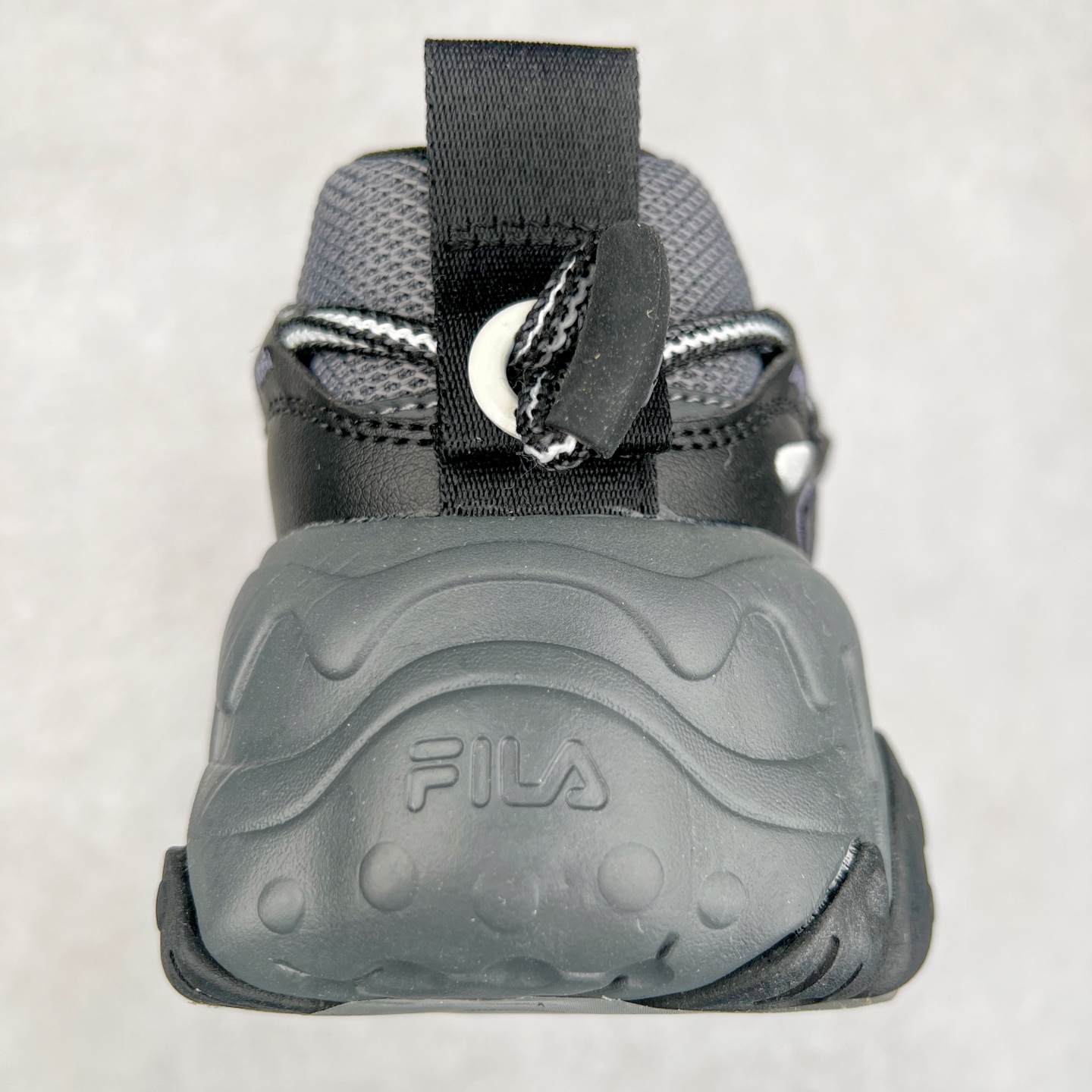 图片[8]-FILA Running Originale Sneakers 斐乐复古系列舒适百搭耐磨包裹性吸汗透气 低帮跑步鞋 FUSION 系列传承了 FILA 的百年基因，融入年轻运动及潮流文化，成为引领变革、创新突破的一代。以“1+N” 的跨界合作模式重现经典的同时创造经典。带来最出其不意的跨界合作惊喜。同时，FILAFUSION把FILA 的 DNA 融入到定制体验里，你可以随心制造厲于你的产品。FILA FUSION 的鞋家族涵盖了老爹鞋、跑步鞋、网球鞋、季节款。风格复古新潮，满足了时尚人士出行及各类运动的搭配需求，成为当下年轻人筷拥的鞋类品牌之一。FILA FUSION 走进年轻人的世界，通过年轻人运动，街舞，滑板，篮球，展现 FILA FUSION 的潮流态度和年轻文化。FILA FUSION 认为末来属于引领变革、创新突破的年轻一代，让我们一起构成 FILA 未来的蓝图吧！尺码：35.5 36 36.5 37.5 38 38.5 39 40 40.5 41 42 42.5 43 44 44.5 45 45.5-选品中心