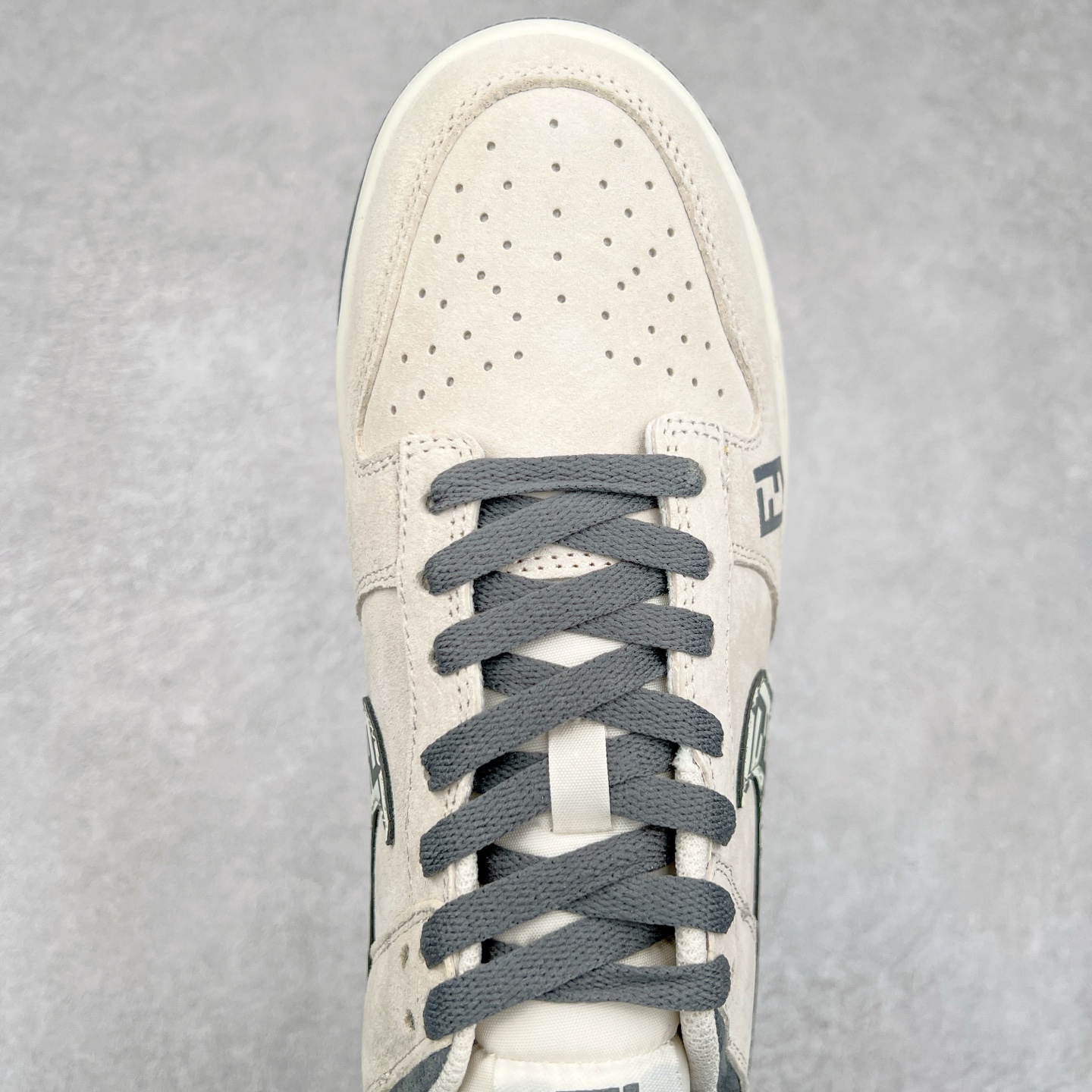 图片[4]-NK Dunk Low 定制配色 DJ2024-112 大厂出品 极力推荐 原装头层材料 独家版型蒸餾加工帶來的是更好的视觉和脚感体验大厂纯原品质出货 清洁度 电绣工艺 皮料切割干净无任何毛边 细节完美 尺码：36 36.5 37.5 38 38.5 39 40 40.5 41 42 42.5 43 44 44.5 45-选品中心