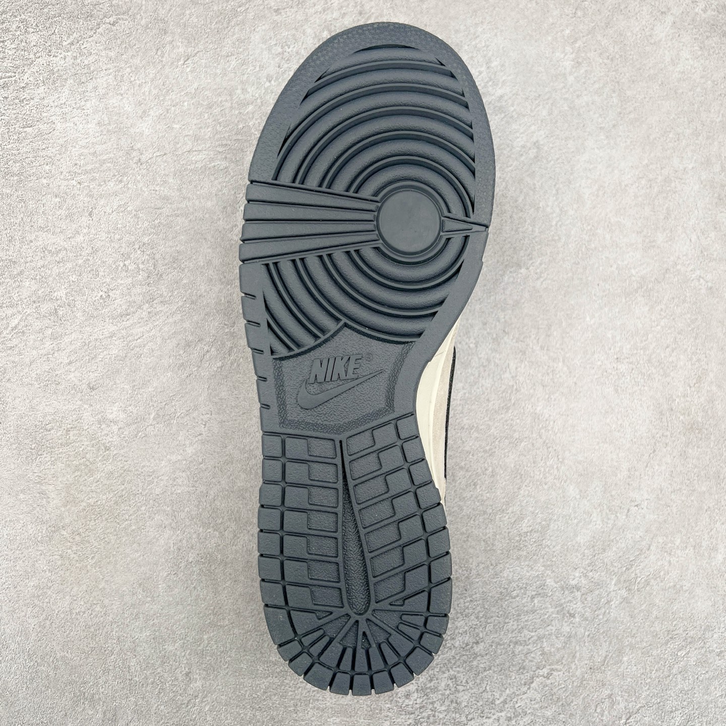 图片[9]-NK Dunk Low 定制配色 DJ2024-112 大厂出品 极力推荐 原装头层材料 独家版型蒸餾加工帶來的是更好的视觉和脚感体验大厂纯原品质出货 清洁度 电绣工艺 皮料切割干净无任何毛边 细节完美 尺码：36 36.5 37.5 38 38.5 39 40 40.5 41 42 42.5 43 44 44.5 45-选品中心