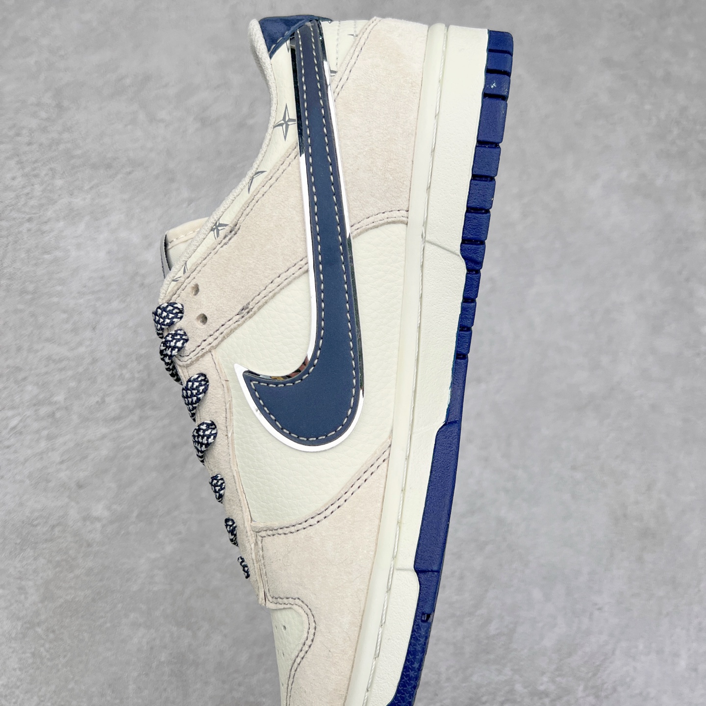 图片[7]-NK Dunk Low 定制配色 DJ2024-112 大厂出品 极力推荐 原装头层材料 独家版型蒸餾加工帶來的是更好的视觉和脚感体验大厂纯原品质出货 清洁度 电绣工艺 皮料切割干净无任何毛边 细节完美 尺码：36 36.5 37.5 38 38.5 39 40 40.5 41 42 42.5 43 44 44.5 45-选品中心