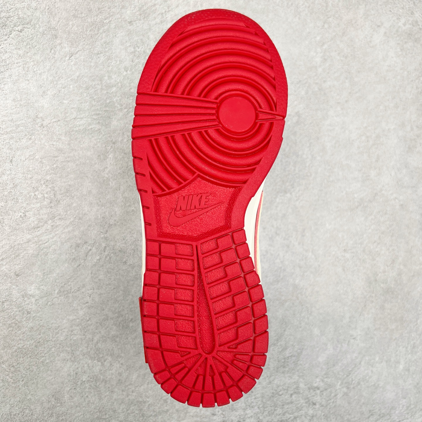 图片[9]-NK Dunk Low 定制配色 DJ2024-004 大厂出品 极力推荐 原装头层材料 独家版型蒸餾加工帶來的是更好的视觉和脚感体验大厂纯原品质出货 清洁度 电绣工艺 皮料切割干净无任何毛边 细节完美 尺码：36 36.5 37.5 38 38.5 39 40 40.5 41 42 42.5 43 44 44.5 45-选品中心