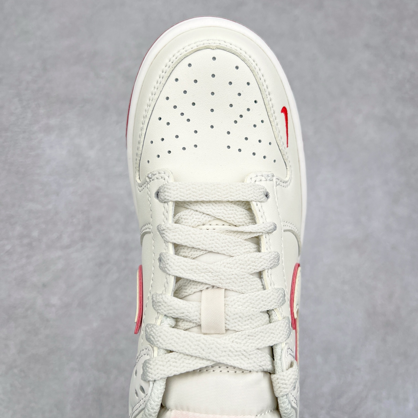 图片[4]-NK Dunk Low 定制配色 DJ2024-004 大厂出品 极力推荐 原装头层材料 独家版型蒸餾加工帶來的是更好的视觉和脚感体验大厂纯原品质出货 清洁度 电绣工艺 皮料切割干净无任何毛边 细节完美 尺码：36 36.5 37.5 38 38.5 39 40 40.5 41 42 42.5 43 44 44.5 45-选品中心