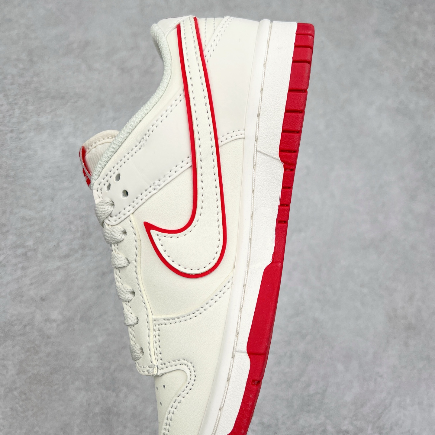 图片[7]-NK Dunk Low 定制配色 DJ2024-004 大厂出品 极力推荐 原装头层材料 独家版型蒸餾加工帶來的是更好的视觉和脚感体验大厂纯原品质出货 清洁度 电绣工艺 皮料切割干净无任何毛边 细节完美 尺码：36 36.5 37.5 38 38.5 39 40 40.5 41 42 42.5 43 44 44.5 45-选品中心