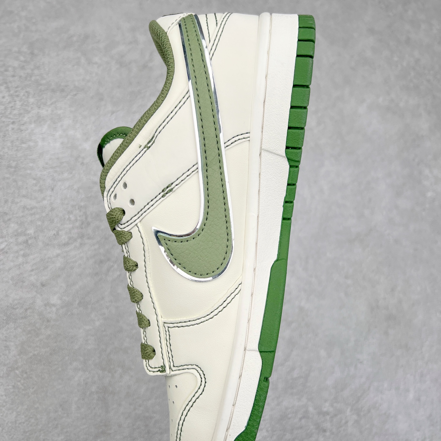 图片[6]-NK Dunk Low 定制配色 DJ2024-002 大厂出品 极力推荐 原装头层材料 独家版型蒸餾加工帶來的是更好的视觉和脚感体验大厂纯原品质出货 清洁度 电绣工艺 皮料切割干净无任何毛边 细节完美 尺码：36 36.5 37.5 38 38.5 39 40 40.5 41 42 42.5 43 44 44.5 45-选品中心