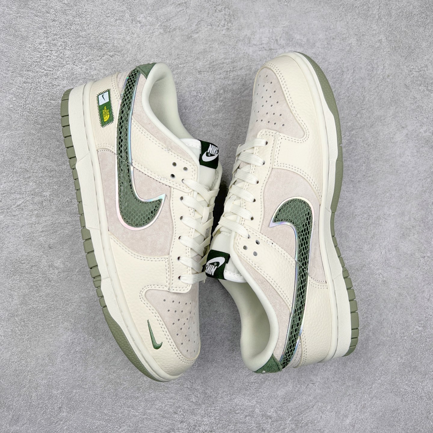 图片[3]-NK Dunk Low 定制配色 KK1333-025 大厂出品 极力推荐 原装头层材料 独家版型蒸餾加工帶來的是更好的视觉和脚感体验大厂纯原品质出货 清洁度 电绣工艺 皮料切割干净无任何毛边 细节完美 尺码：36 36.5 37.5 38 38.5 39 40 40.5 41 42 42.5 43 44 44.5 45-选品中心