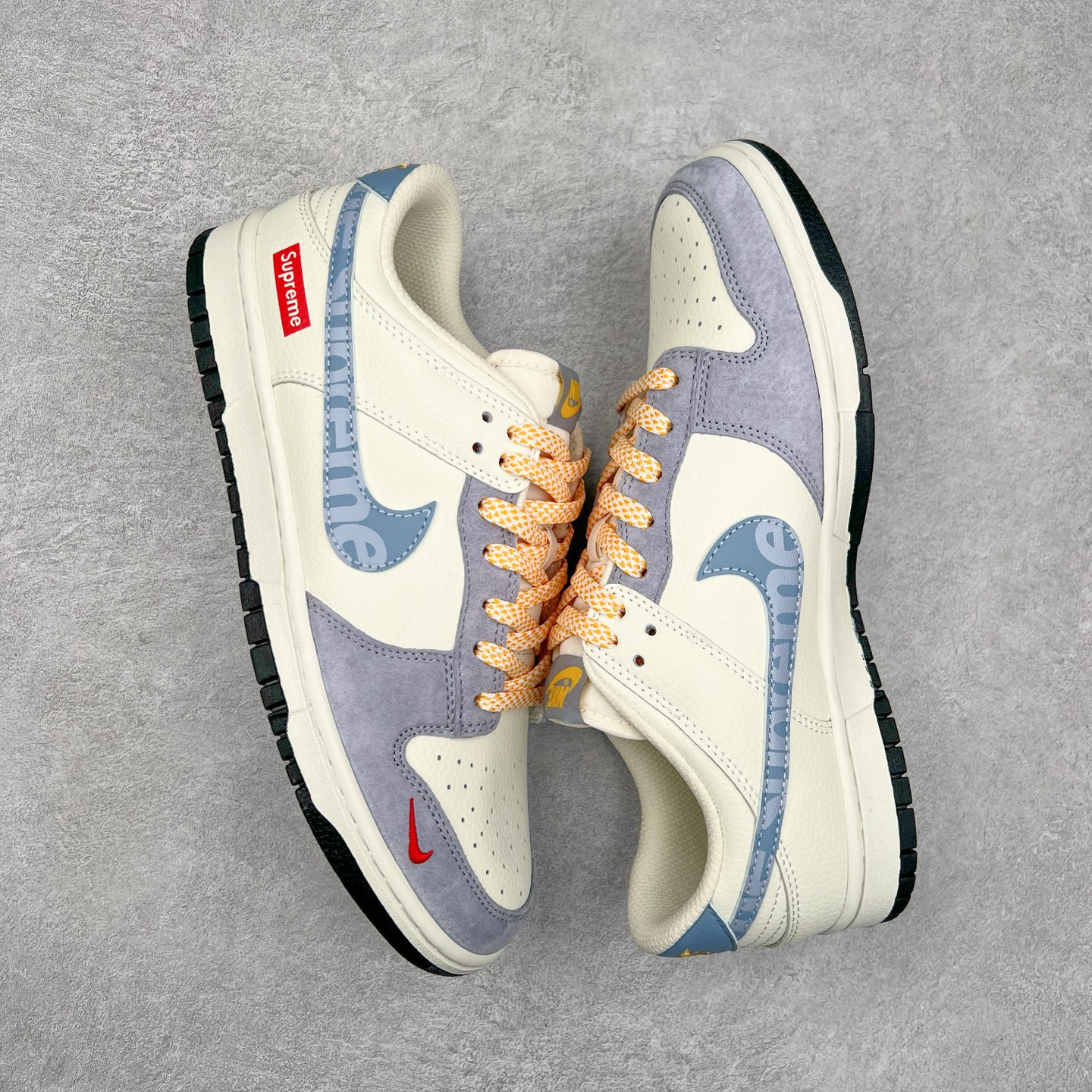 图片[3]-NK Dunk Low 定制配色 DJ2024-114 大厂出品 极力推荐 原装头层材料 独家版型蒸餾加工帶來的是更好的视觉和脚感体验大厂纯原品质出货 清洁度 电绣工艺 皮料切割干净无任何毛边 细节完美 尺码：36 36.5 37.5 38 38.5 39 40 40.5 41 42 42.5 43 44 44.5 45-选品中心